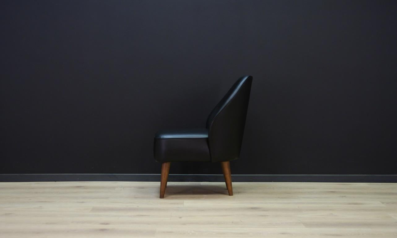 Black Armchair Classic 1980s Eco-Leather For Sale 4