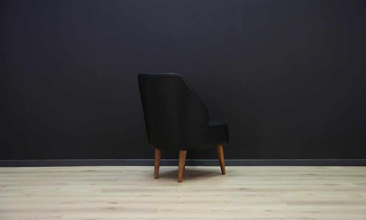 Late 20th Century Black Armchair Classic 1980s Eco-Leather For Sale