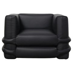 Poltrona nera "Pillow Sofa" di Muller Van Severen, pelle