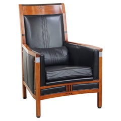 Poltrona Art Deco nera con schienale alto