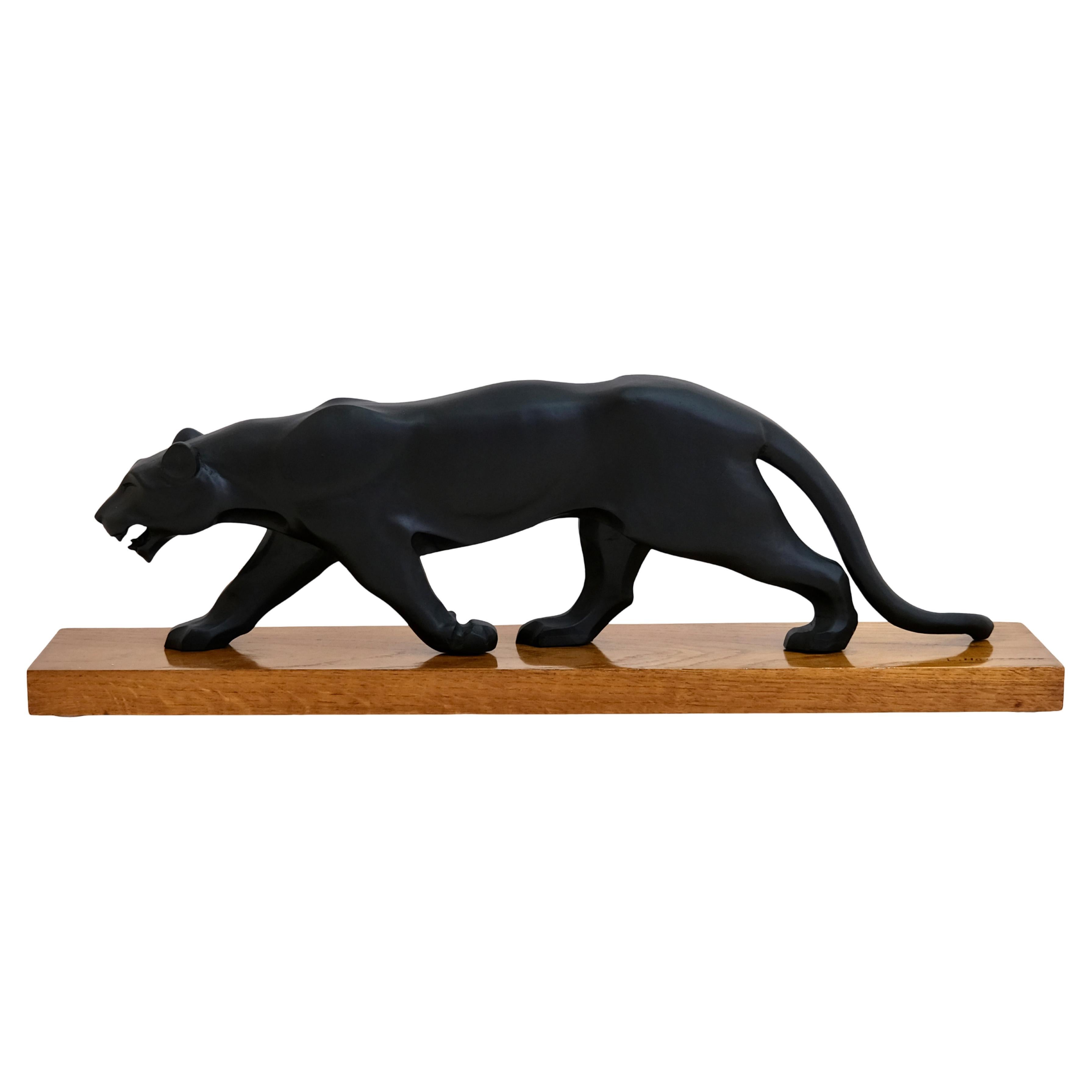 Schwarze Panther-Skulptur im Art-déco-Stil auf einem Eichenholzsockel von L. Houzeaux