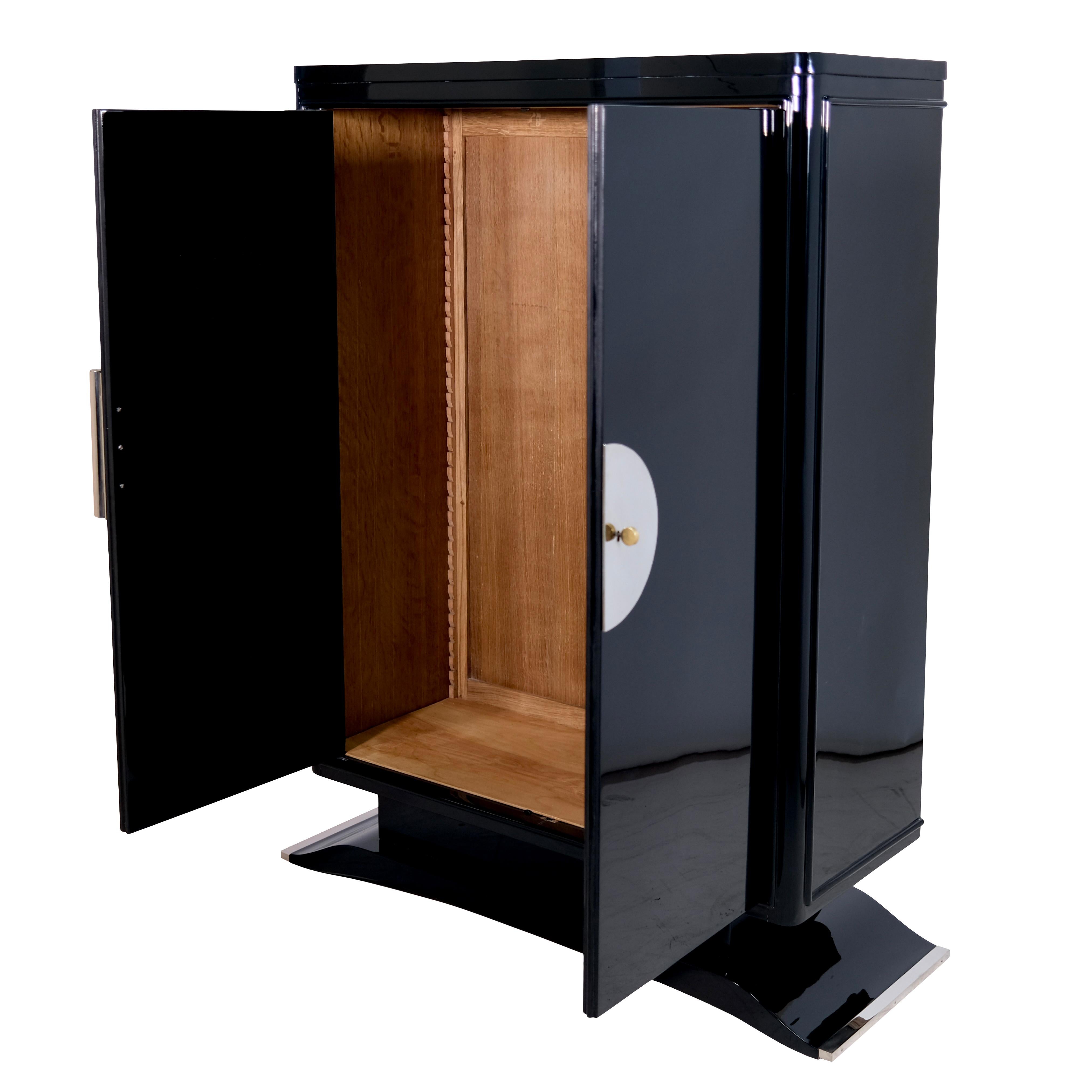 French Black Art Deco Cabinet in High Gloss Lacquer with Chromed Handle, France 1930s For Sale