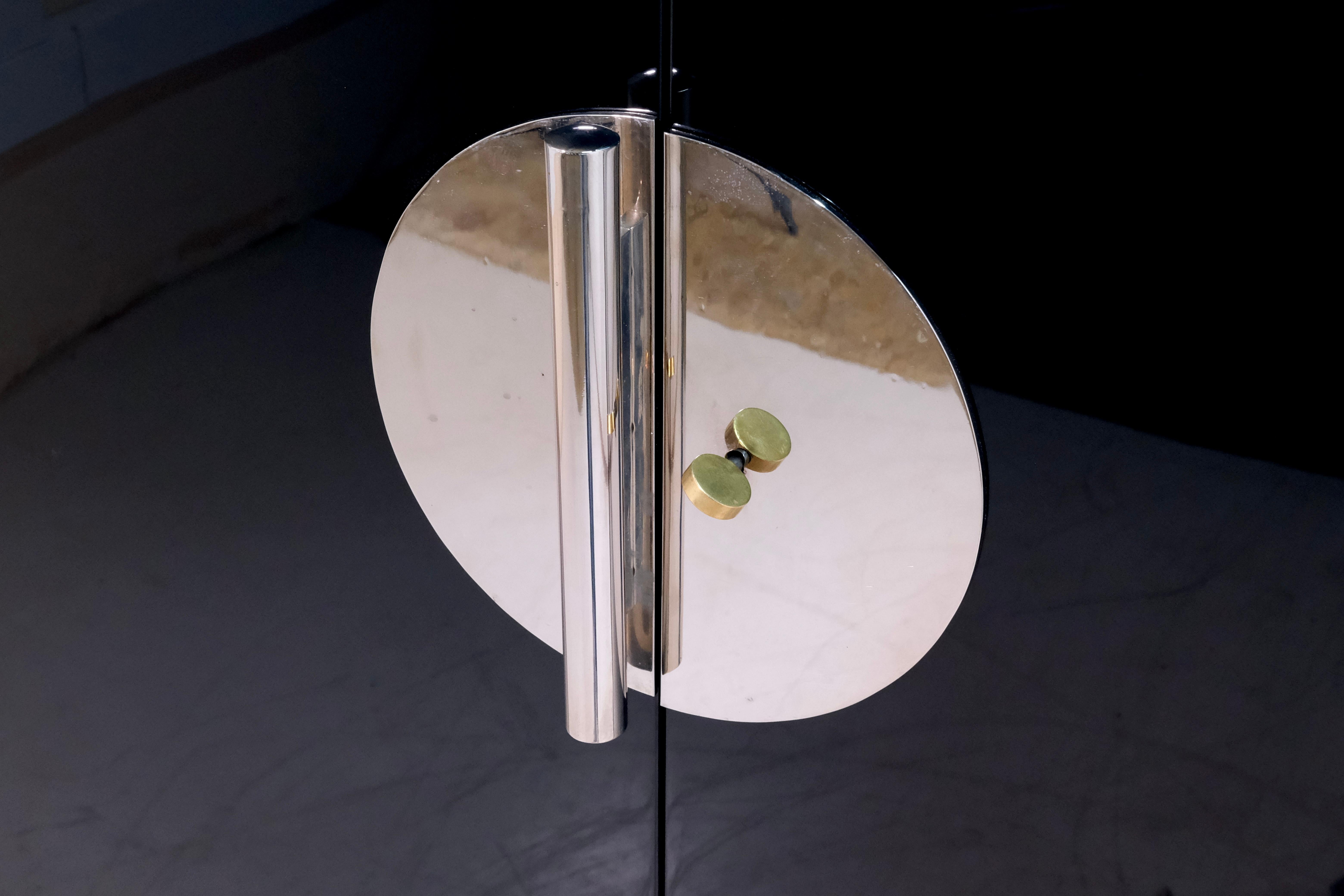 Black Art Deco Cabinet in High Gloss Lacquer with Chromed Handle, France 1930s In Good Condition For Sale In Ulm, DE