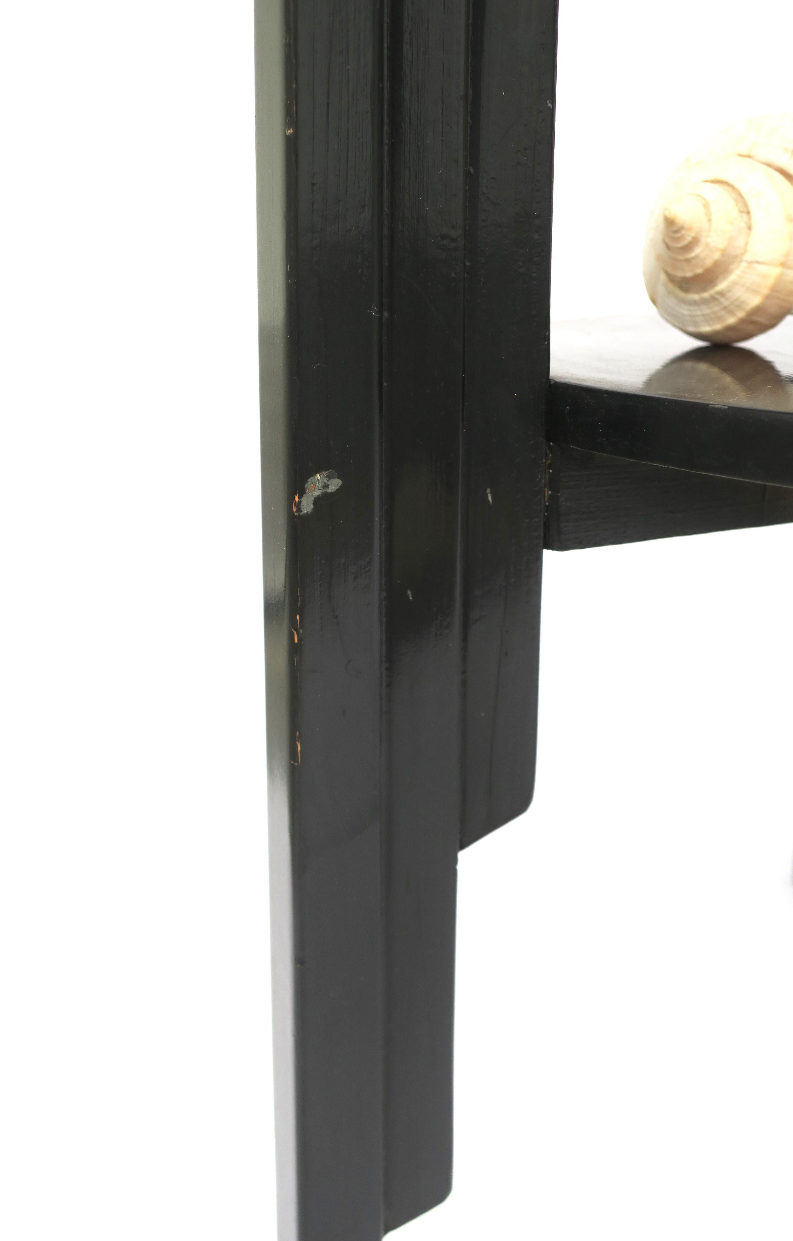 Schwarzer Art-Déco-Säulensockel-Säulenständer mit niedrigem Regal, 1 von 2 im Angebot 6