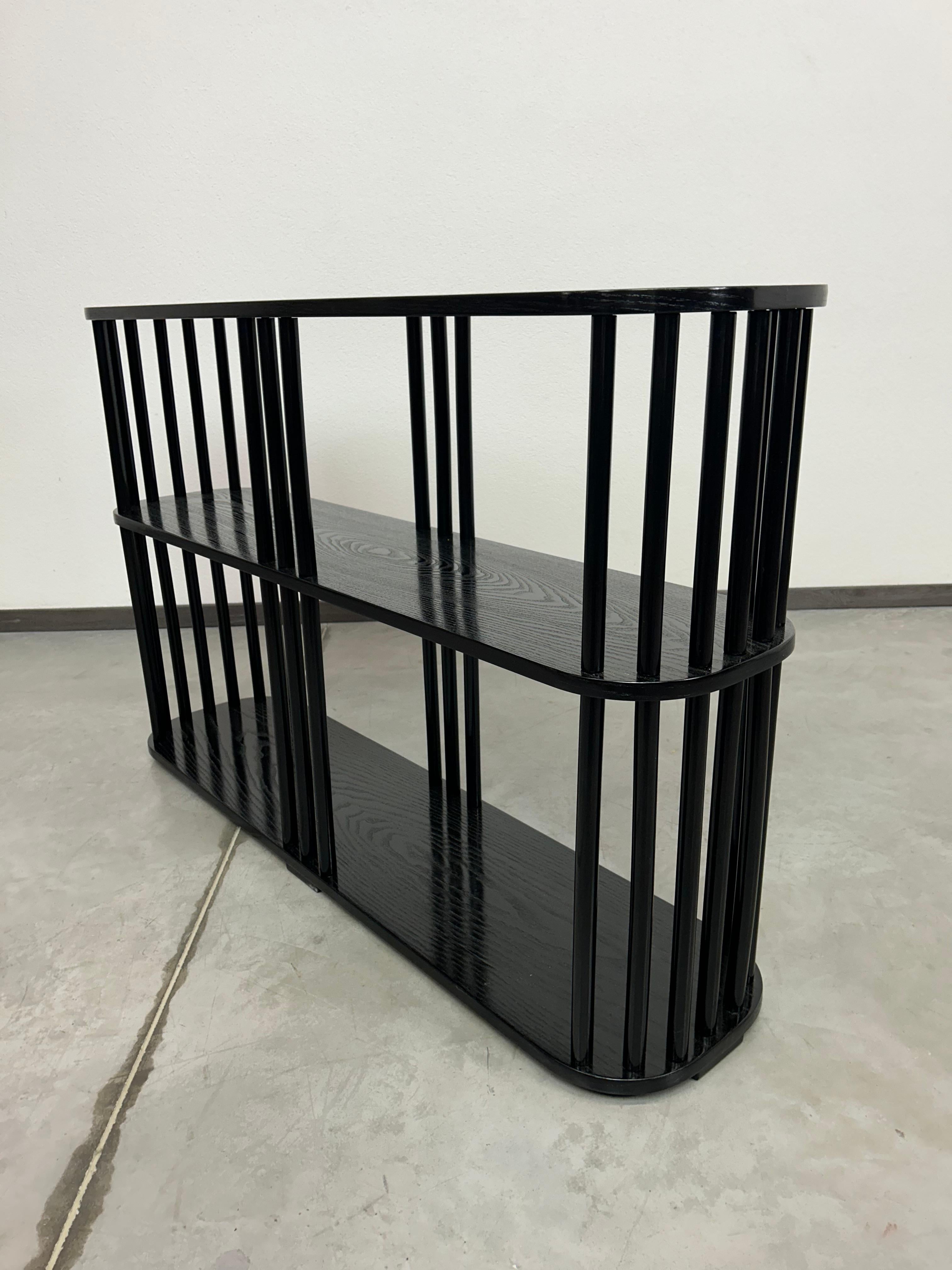 Schwarze Art-déco-Etagere (Slowakisch) im Angebot