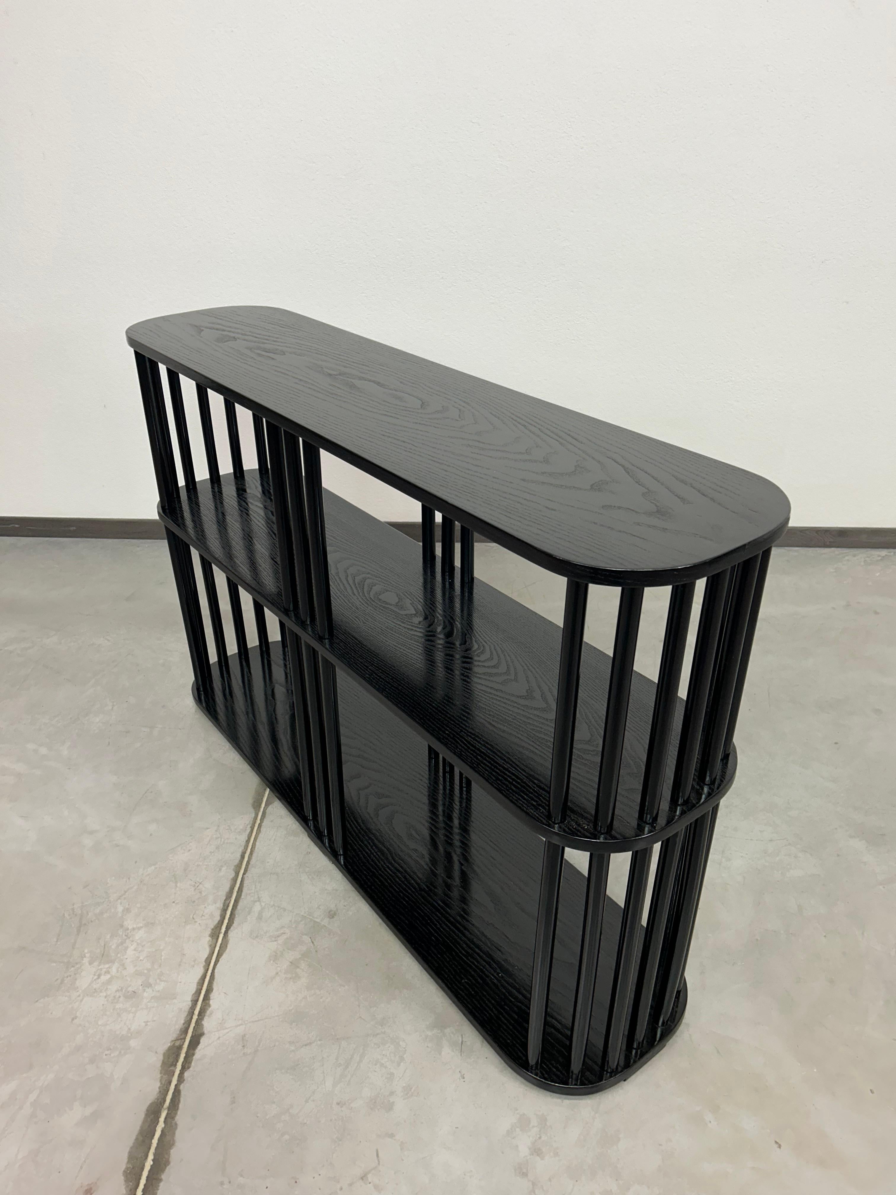 Schwarze Art-déco-Etagere (Frühes 20. Jahrhundert) im Angebot