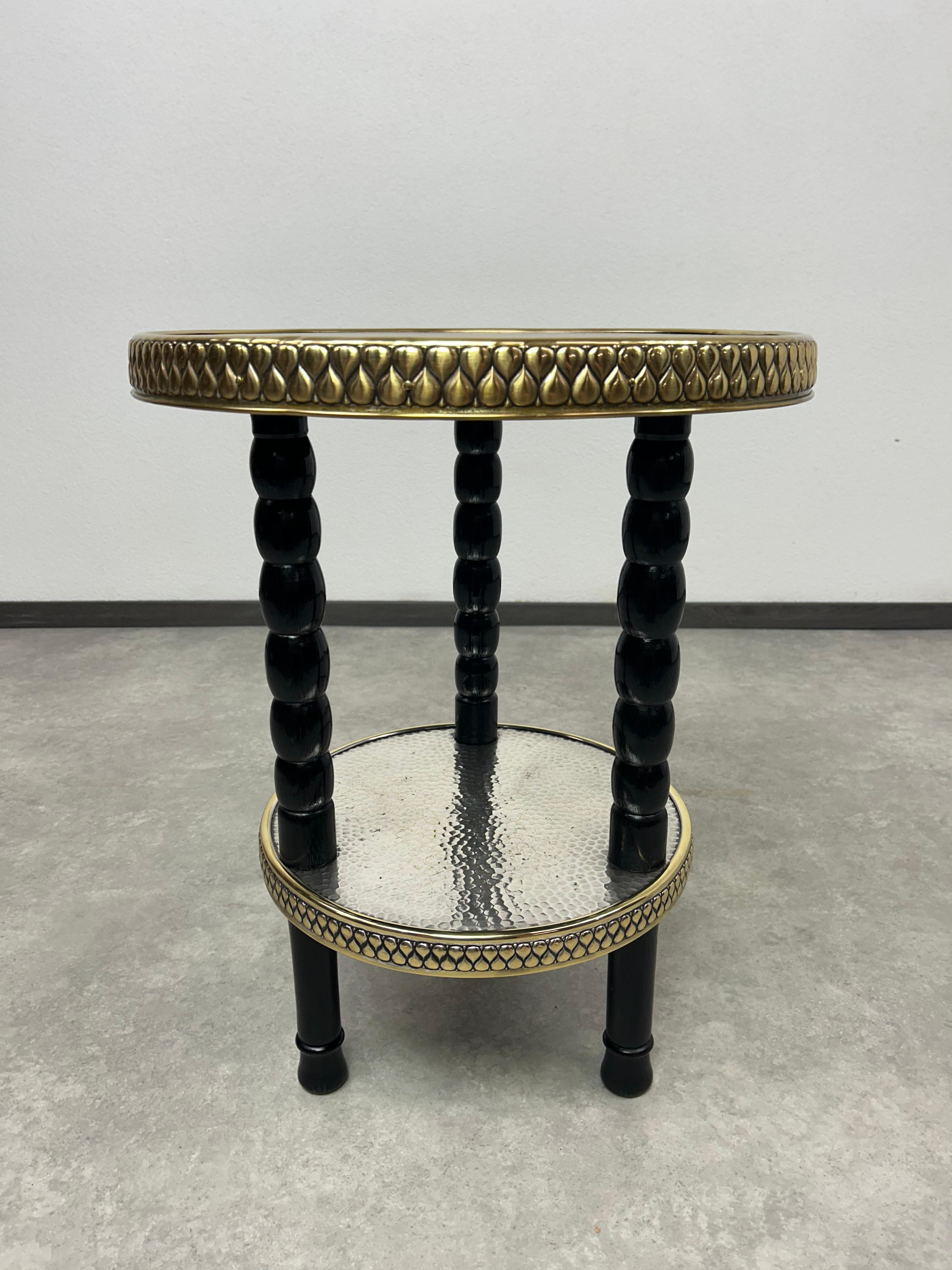 Tavolino Art Deco nero, mordenzato e lucidato professionalmente.

