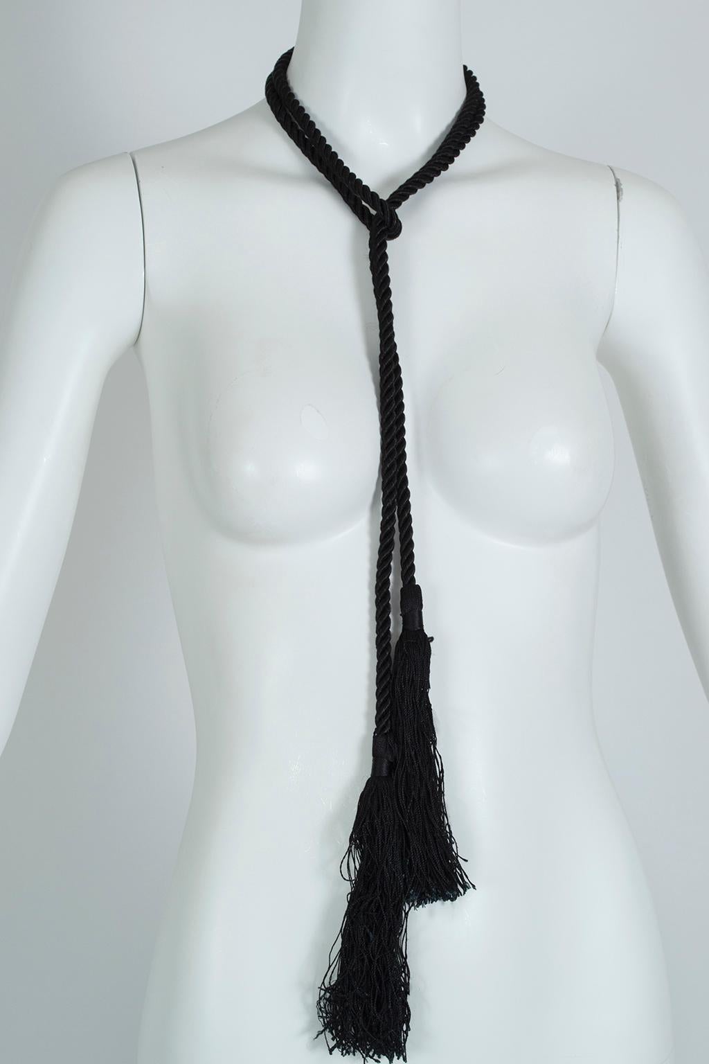 Ceinture en corde de soie tressée Art Déco noire à glands, lariat ou collier ras du cou - 177 cm, années 1920 en vente 1