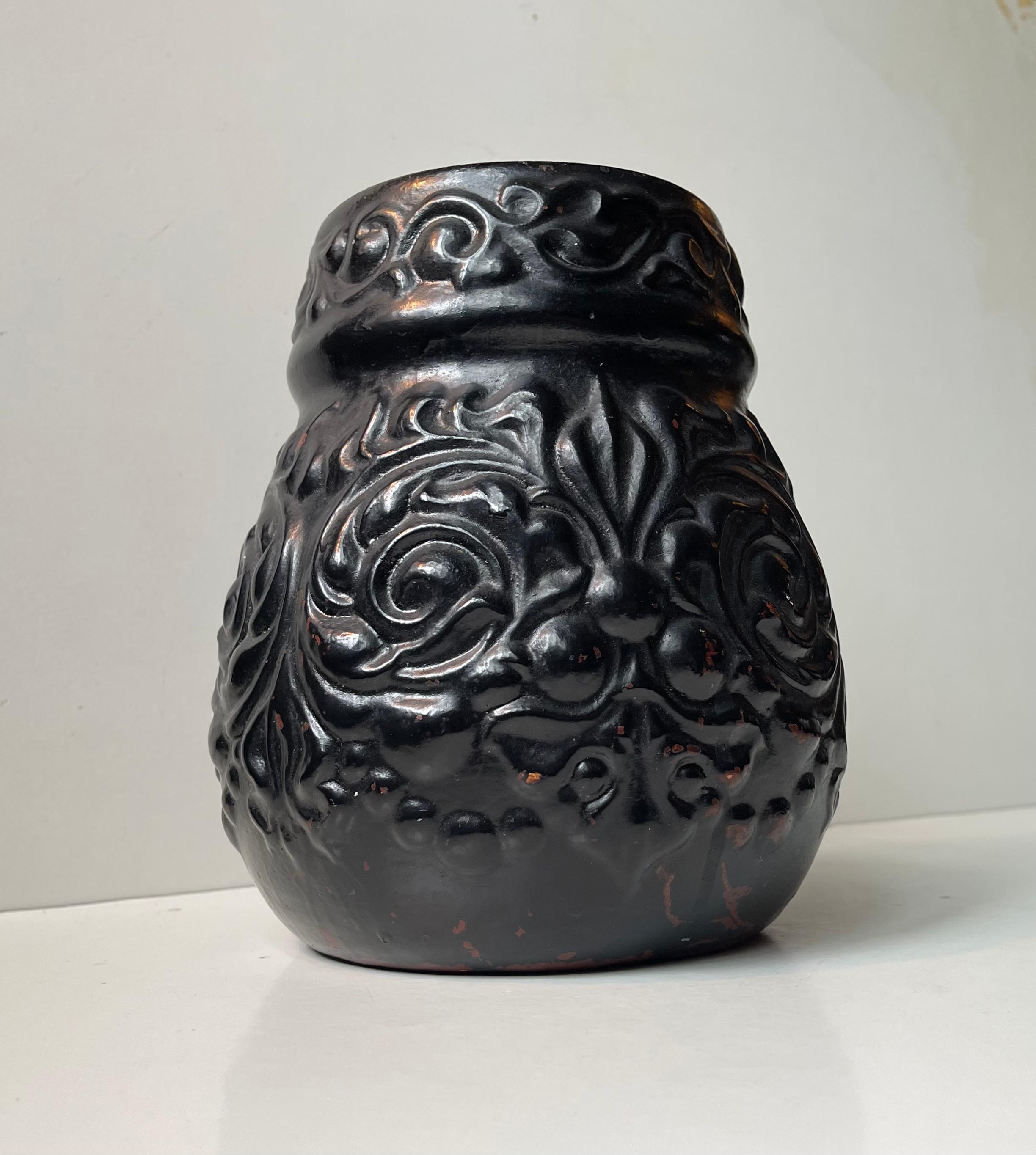 Danese Black Art Deco Terracotta Relief Vase from Knabstrup, 1920s in vendita