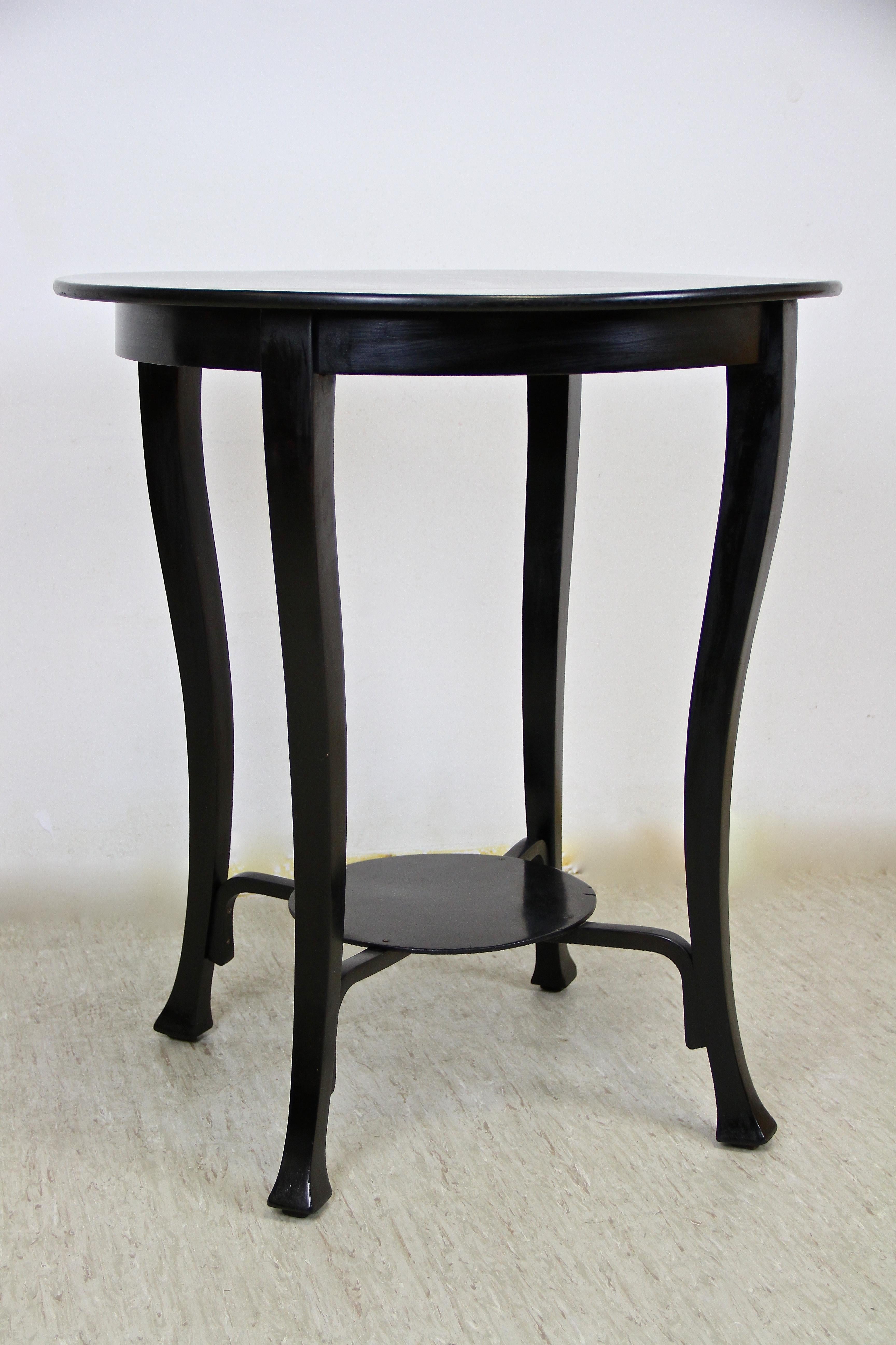 Black Art Nouveau Coffee/ Side Table by Jacob & Josef Kohn, Austria, circa 1910 In Good Condition In Lichtenberg, AT