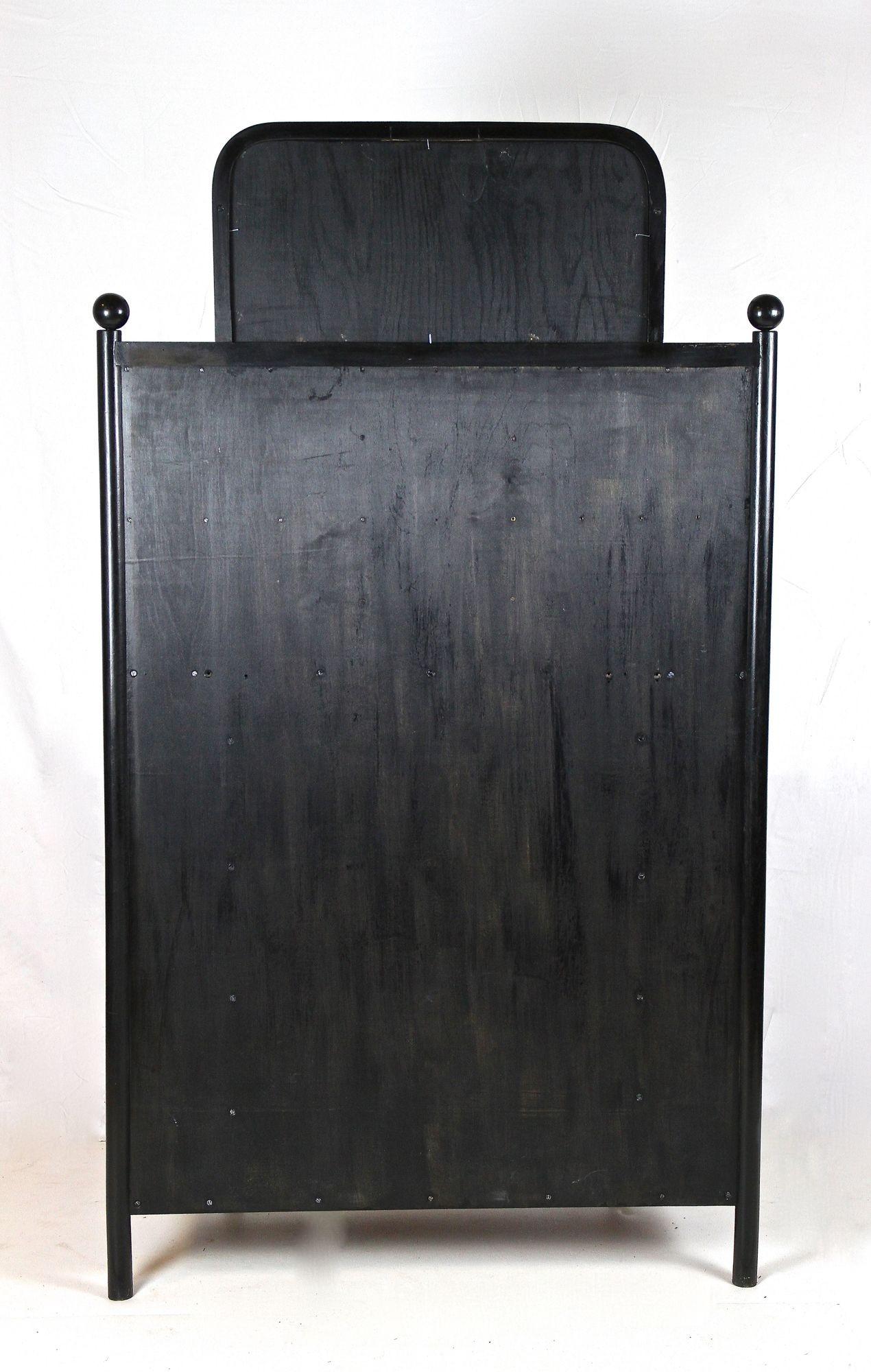 Black Art Nouveau Display Cabinet by Josef Hoffmann for Thonet, AT ca. 1905 For Sale 7