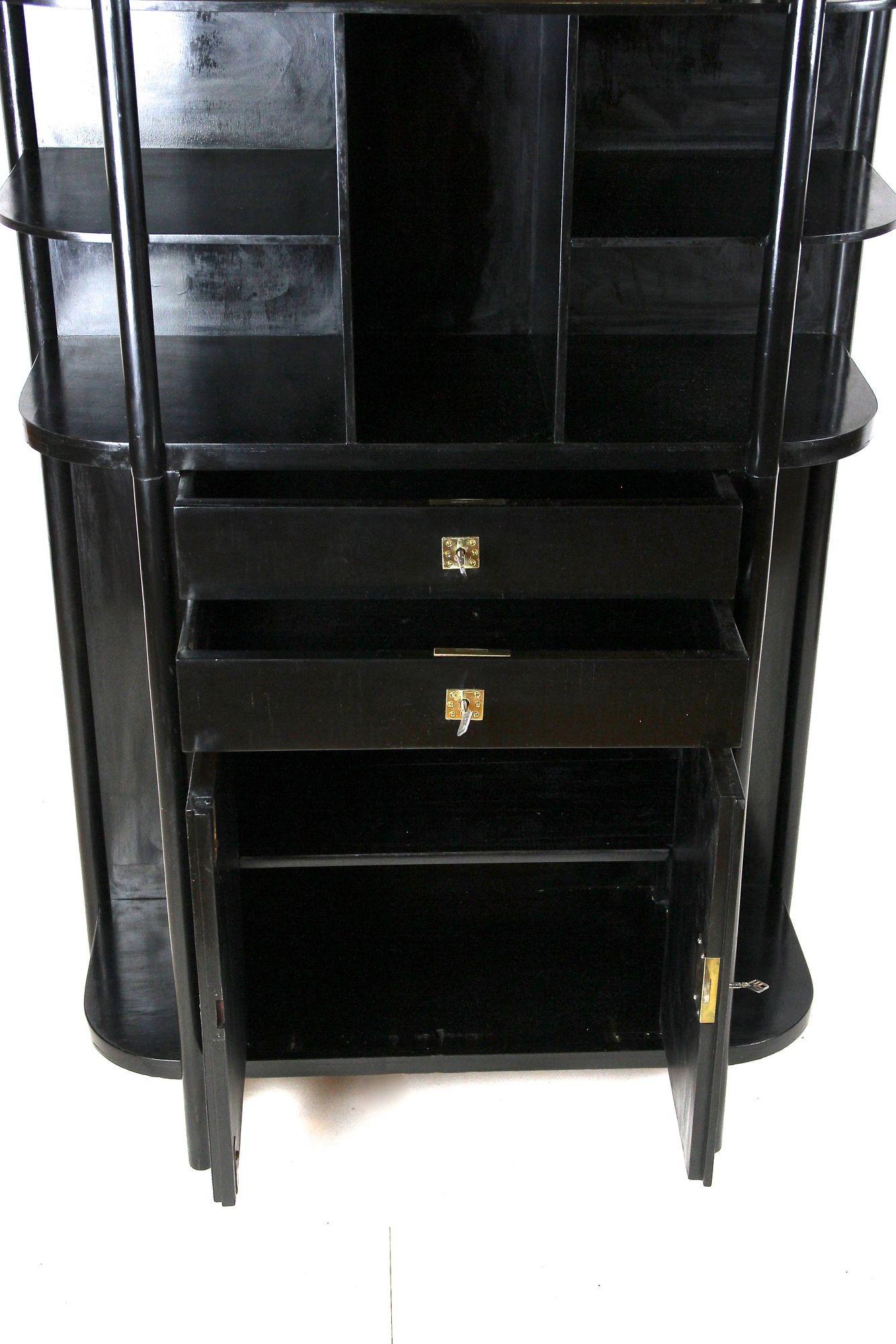 20th Century Black Art Nouveau Display Cabinet by Josef Hoffmann for Thonet, AT ca. 1905 For Sale