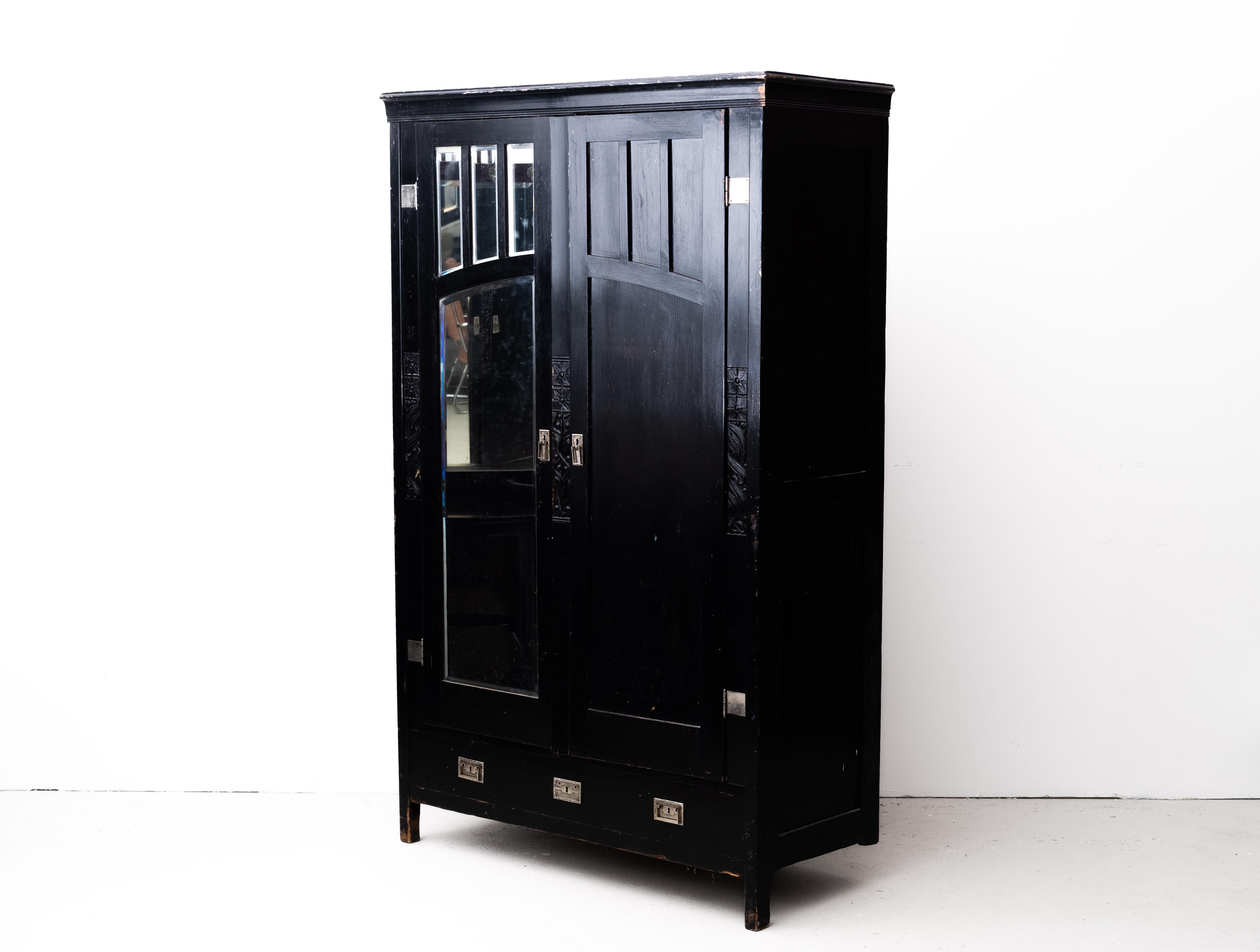 2 x Black Art Nouveau Wardrobe with floral Carvings (Vienna, circa 1905) For Sale 1