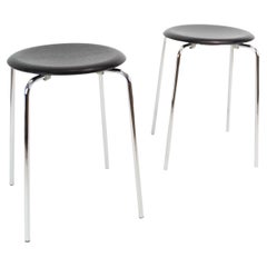 Tabourets en frêne noir Dot Dot par Arne Jacobsen Produit par Fritz Hansen 