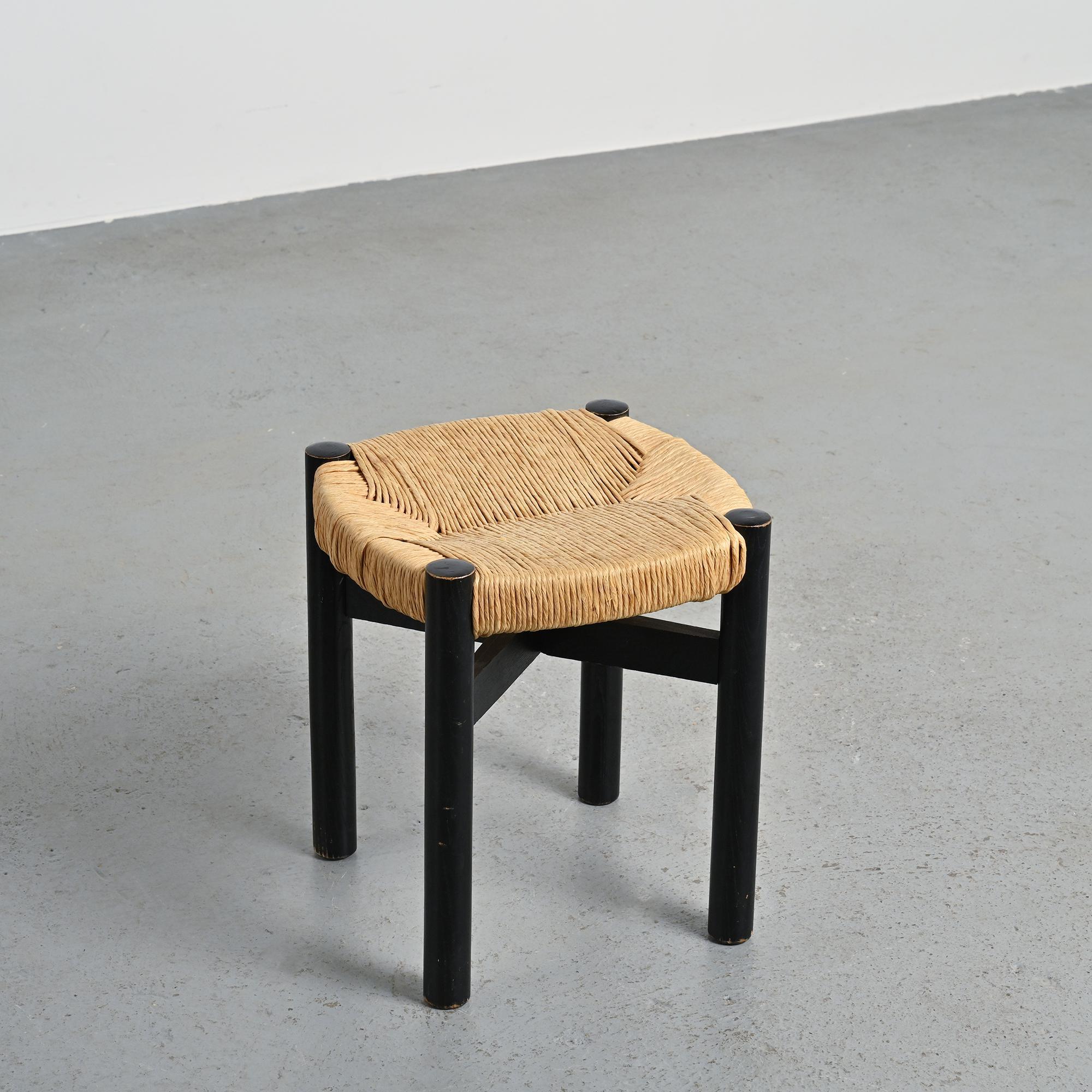 Hocker Meribel aus schwarzer Esche, Charlotte Perriand, um 1950 (Moderne der Mitte des Jahrhunderts) im Angebot