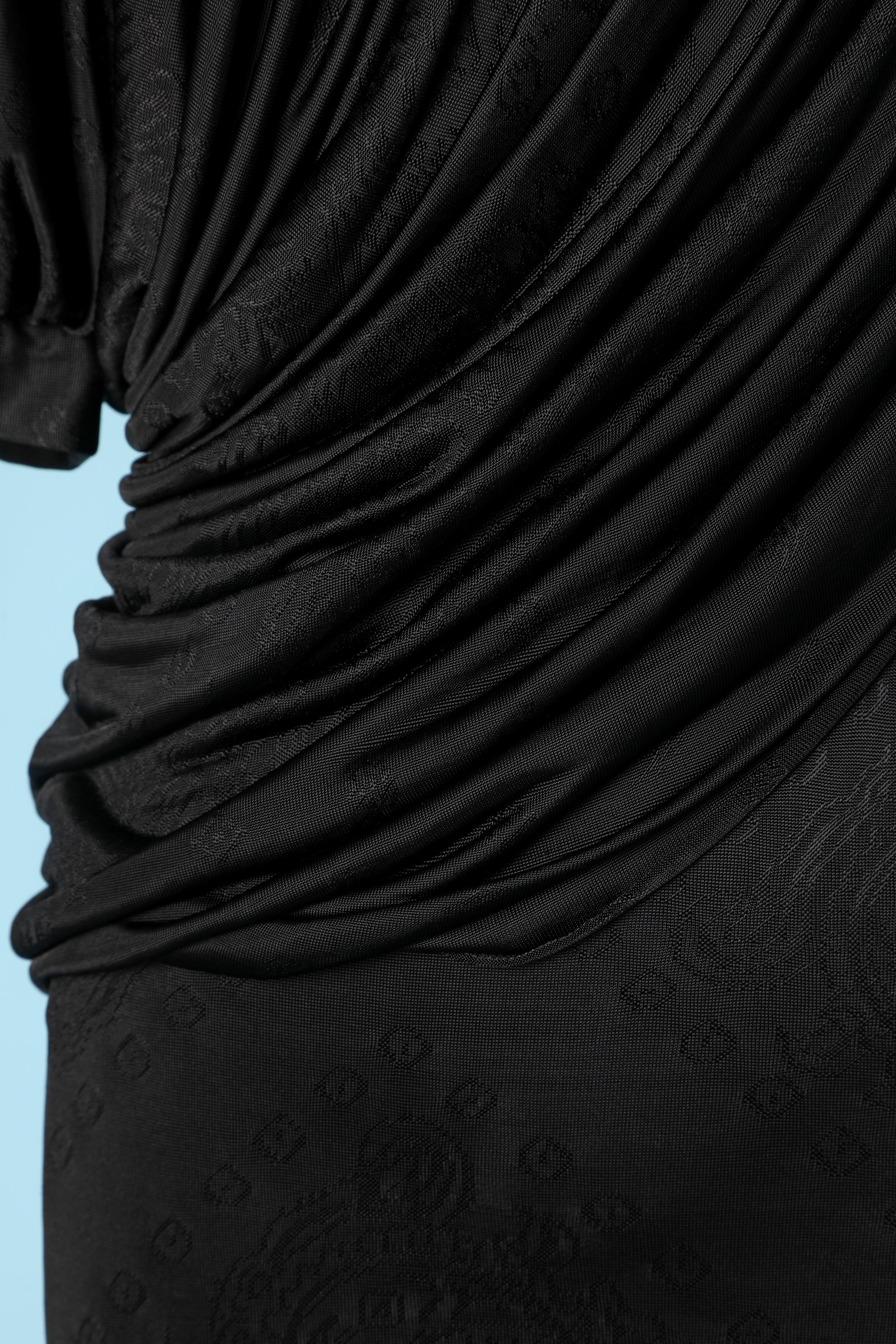 Noir drapé asymétrique  Robe de soirée Givenchy  Excellent état - En vente à Saint-Ouen-Sur-Seine, FR