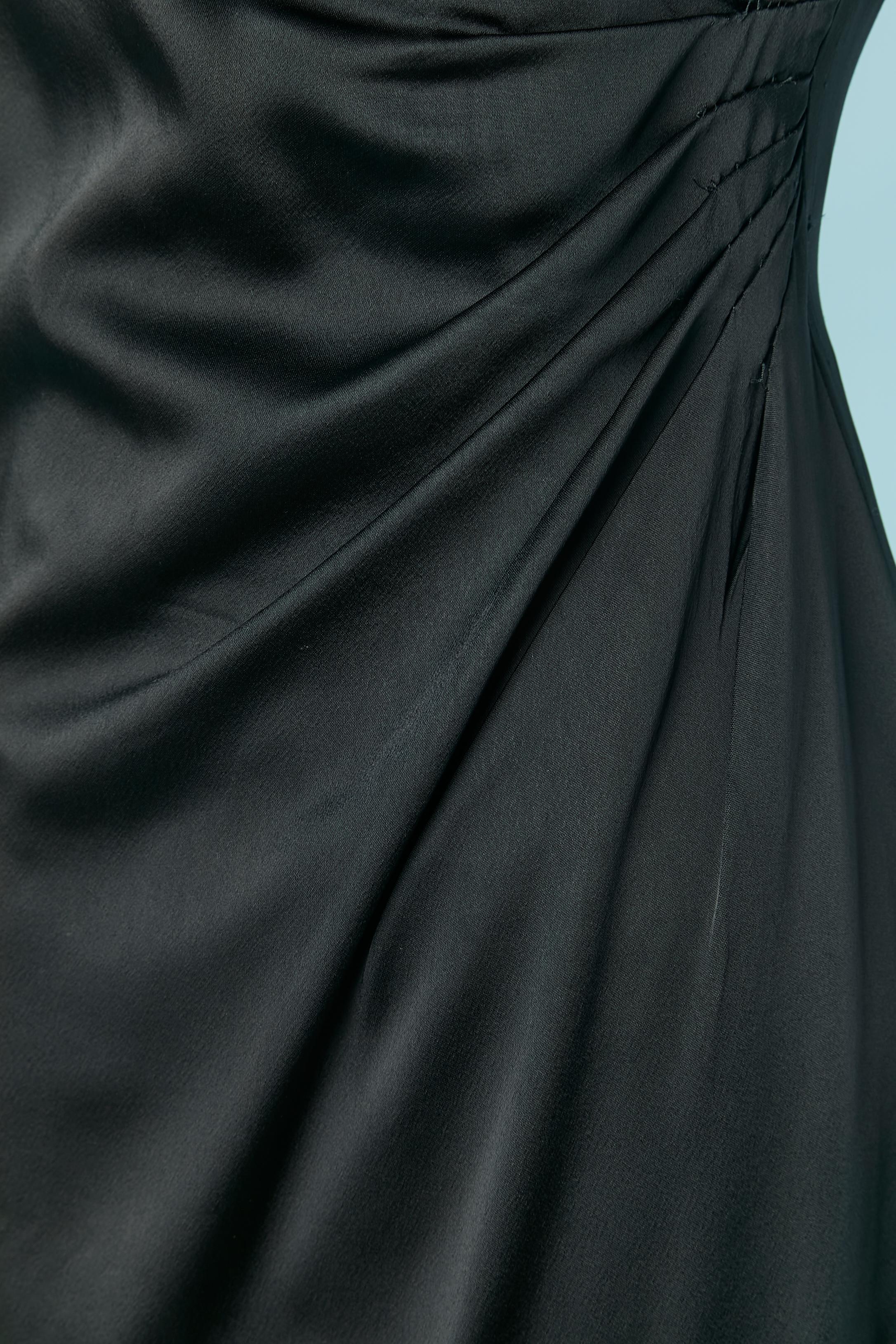 Vestido de noche asimétrico negro con pedrería sobre encaje Belleville Sassoon Negro en venta