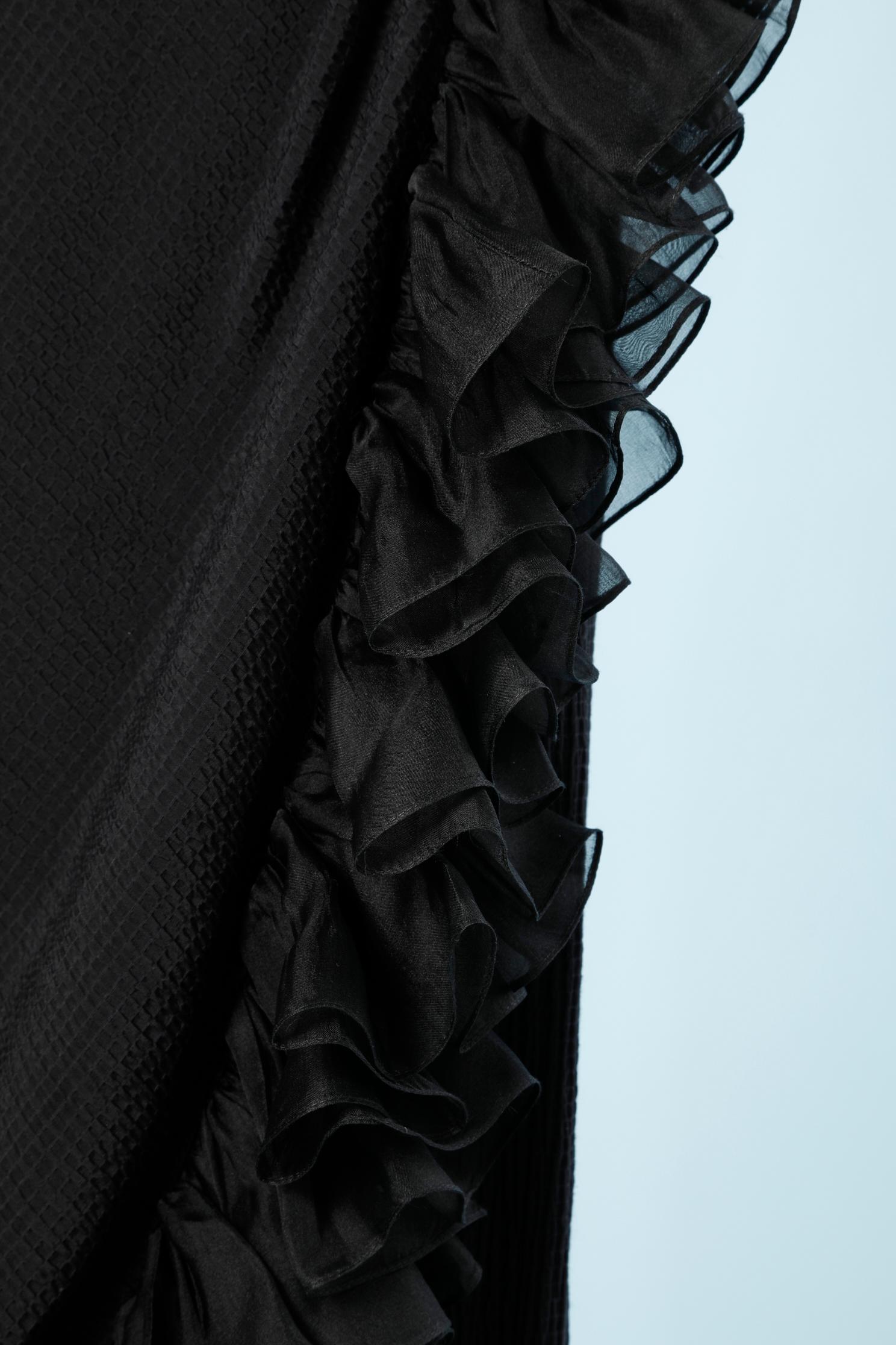Black asymmetrical evening gown with organza ruffles Miss O by O de la Renta  In Excellent Condition In Saint-Ouen-Sur-Seine, FR