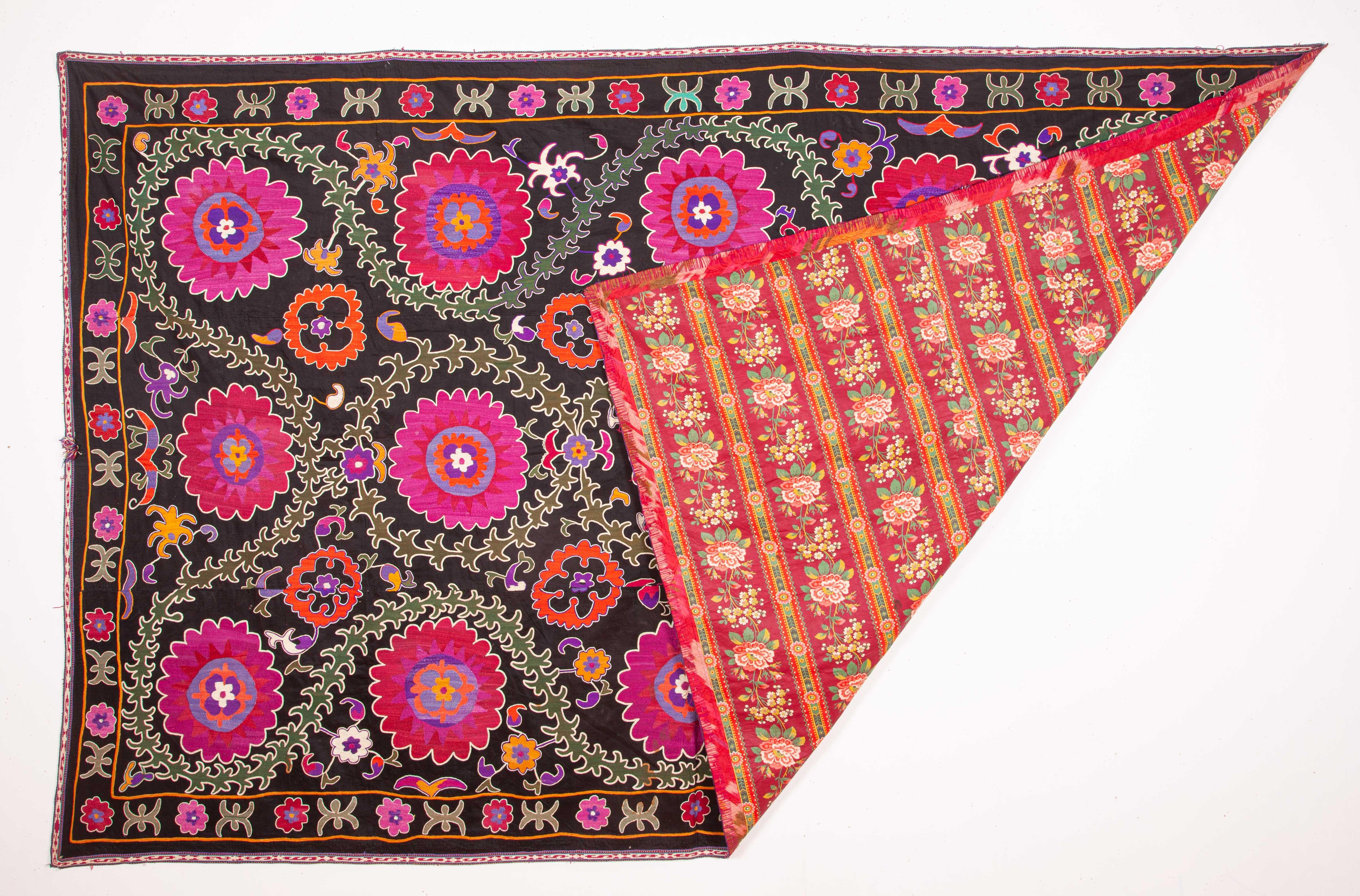 Black Background Suzani with a Russian Print as its Lining, Early 20th Century For Sale 3