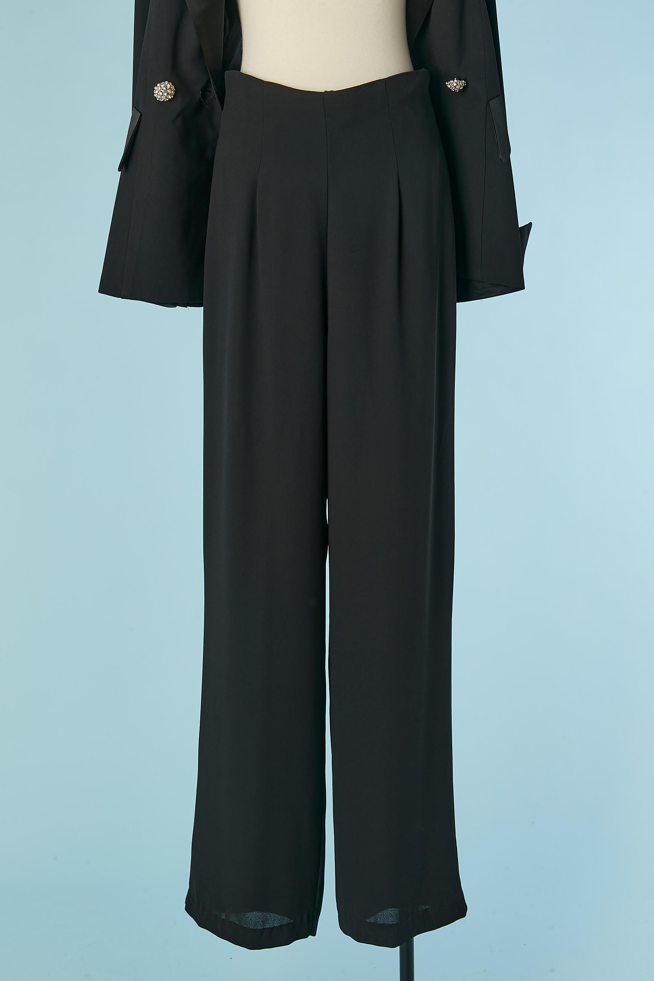 Traje Tudexo negro sin espalda en crepé de poliéster y botones de strass CACHÉ en venta 3