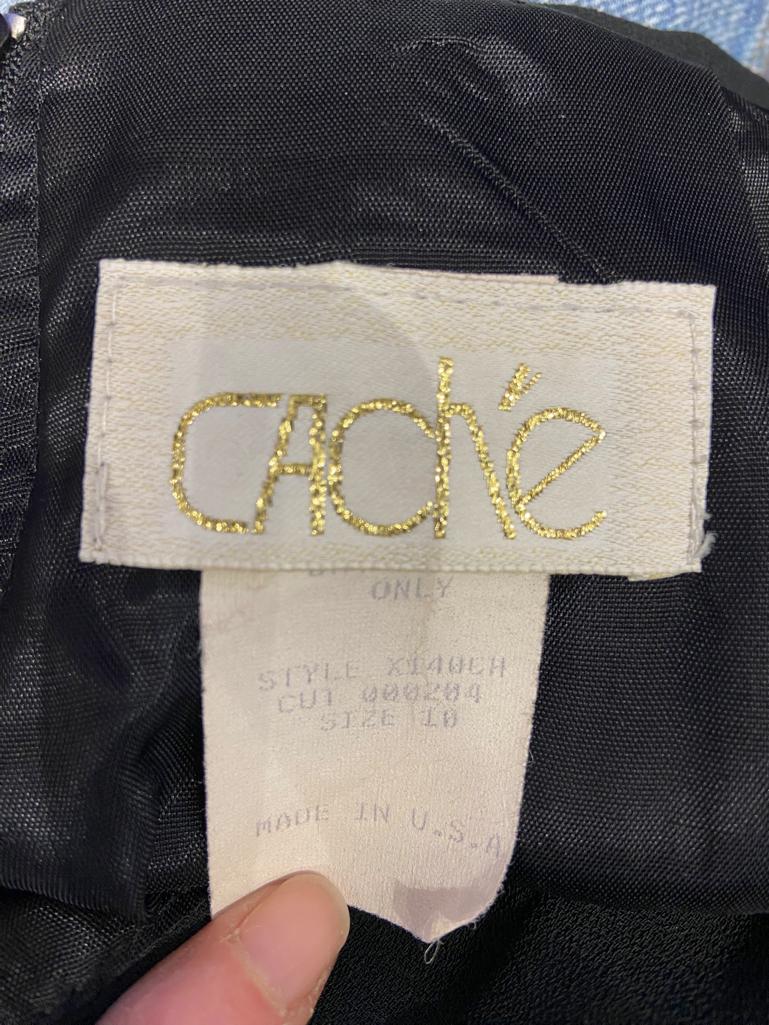 Traje Tudexo negro sin espalda en crepé de poliéster y botones de strass CACHÉ en venta 4