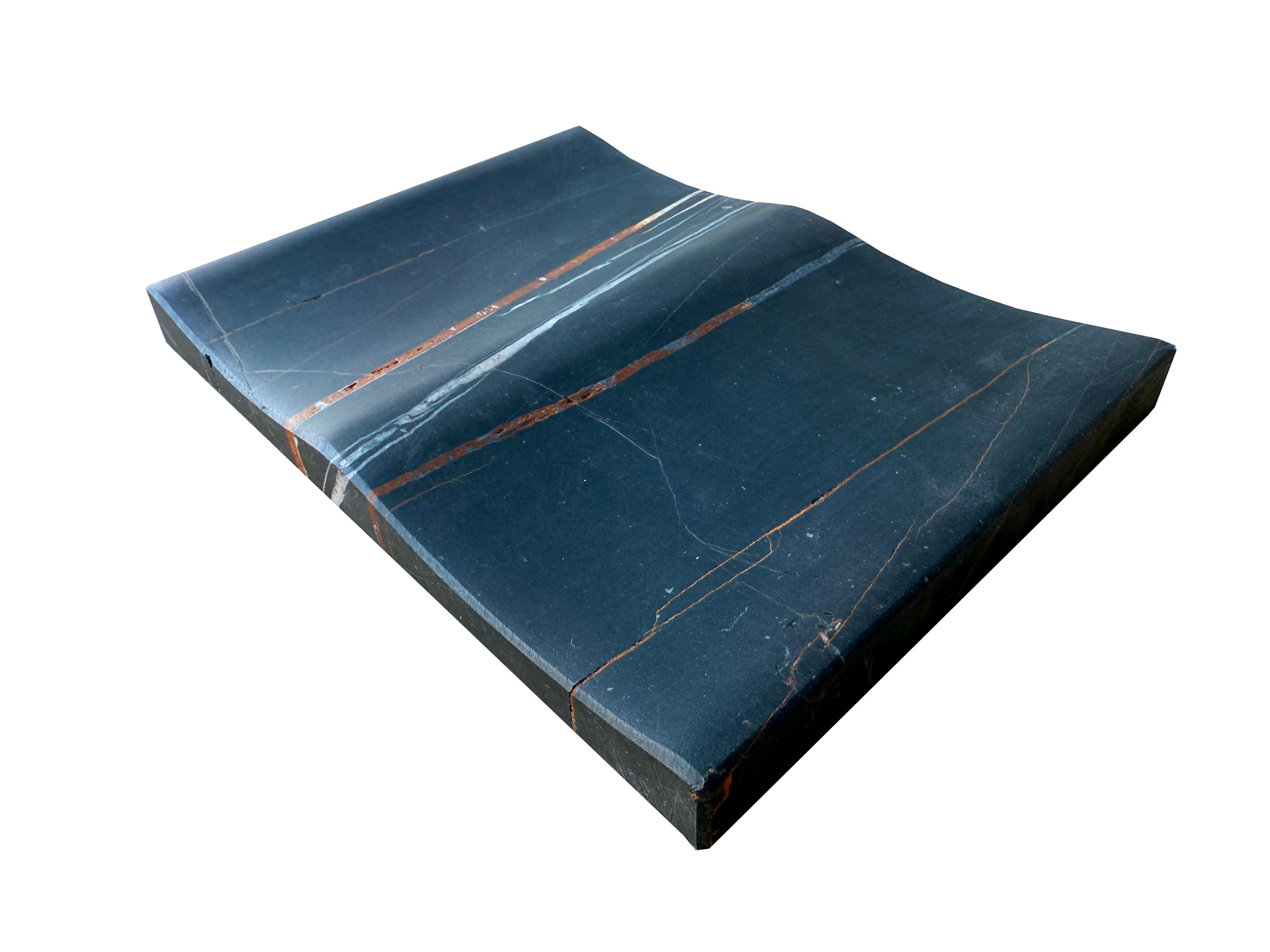 Schwarzes Bambú-Marmortablett Joaquín Moll Meddel Made in Spain Geschenk Modernes Design im Angebot 1