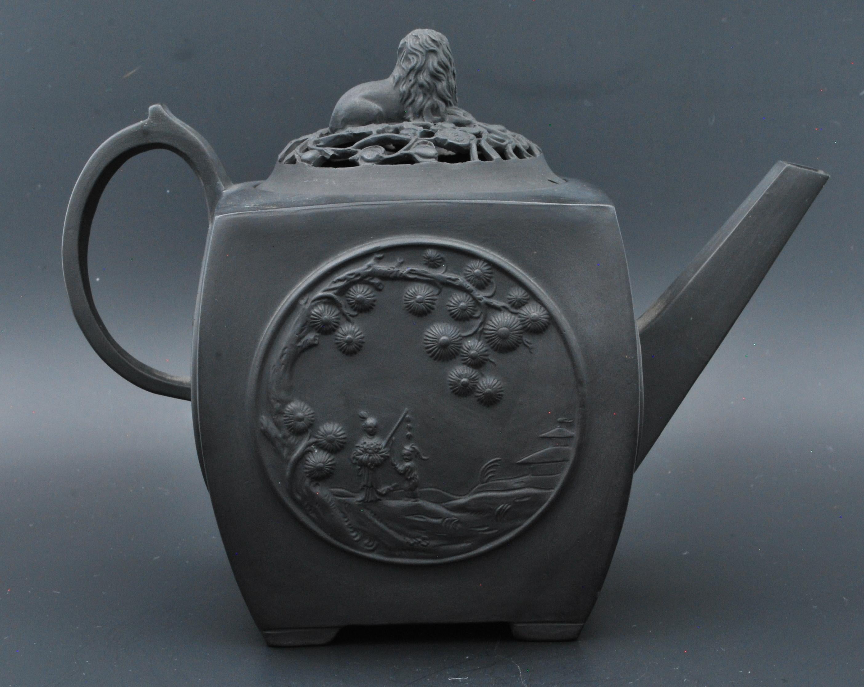 Black Basalt Teapot with Pierced Lid, Turner, C1790 In Good Condition In Melbourne, Victoria