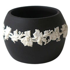 Vase à bijoux en basalte noir Wedgwood Néoclassique