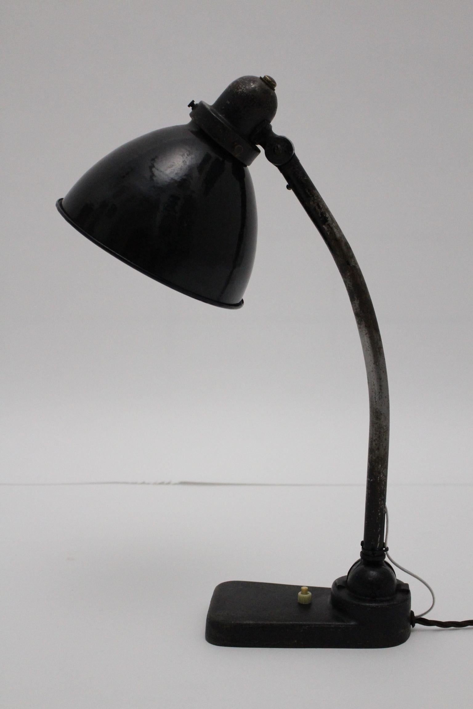Allemand Lampe de bureau Bauhaus noire, Allemagne, années 1930 en vente
