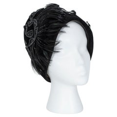 Black Bead and Peacock Quill Feather Doeskin Wool Evening Cloche Hat – M, 1960s