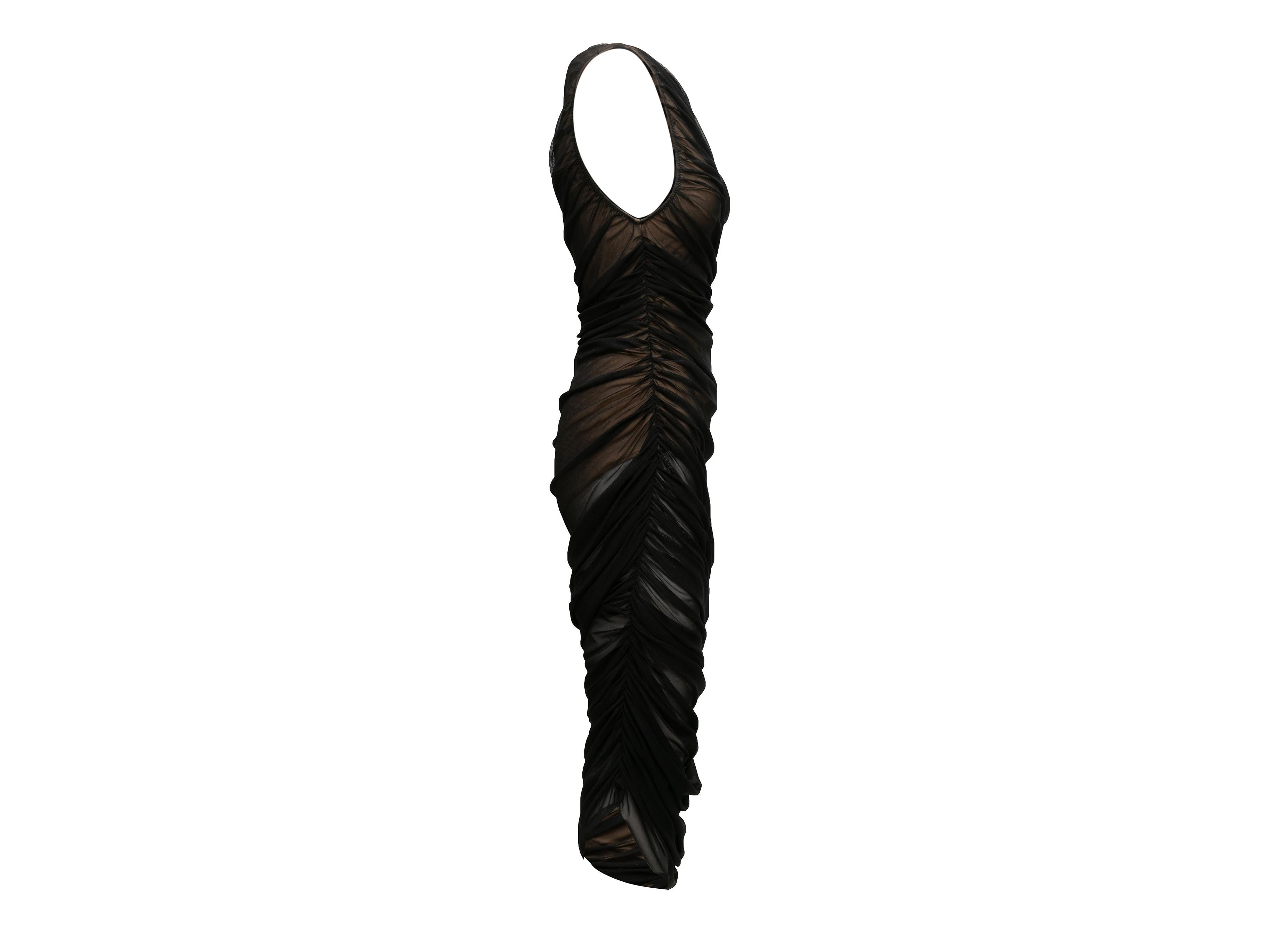  Pre-owned. Very good. Minor loose threads.