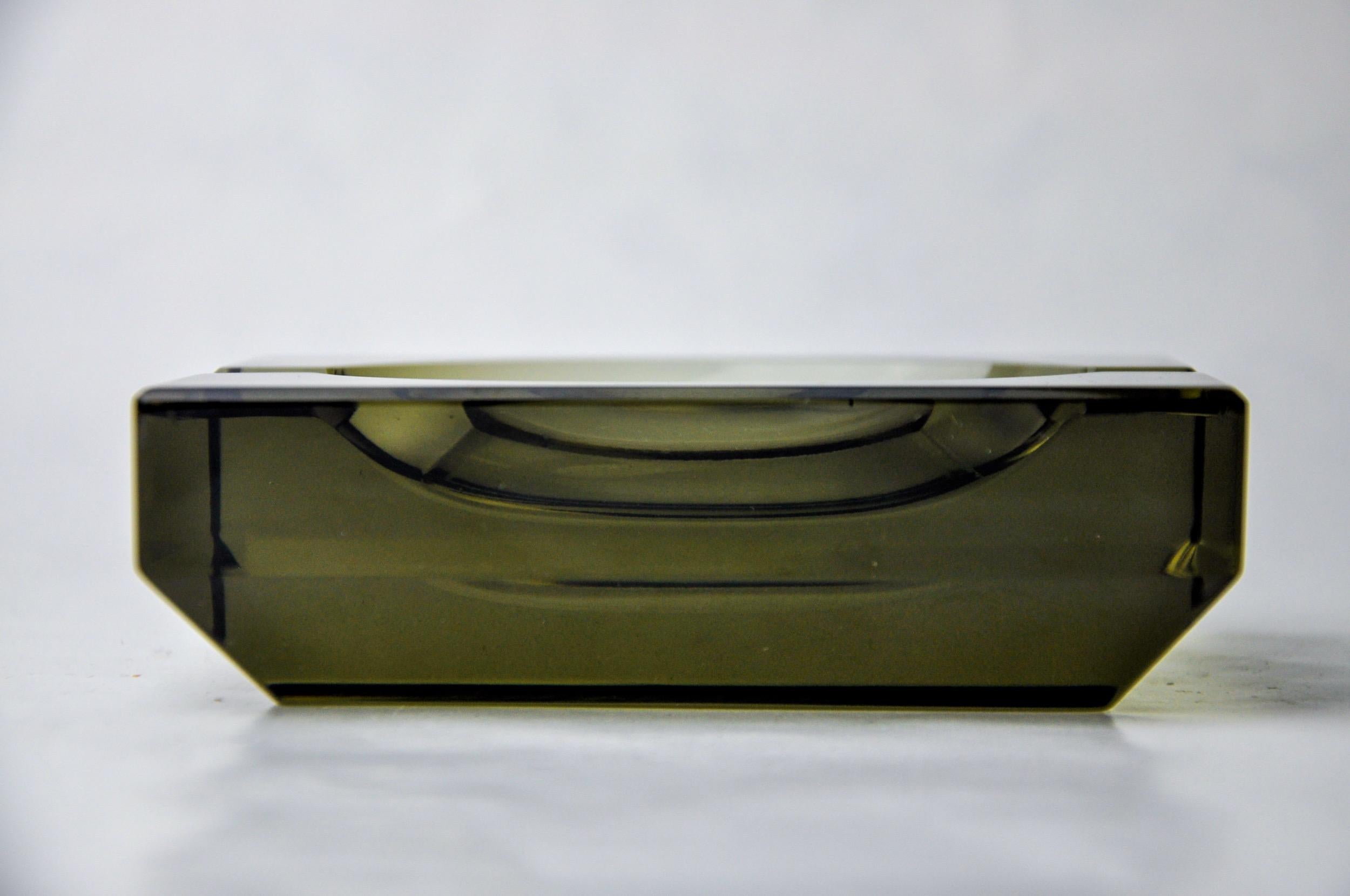 Black beveled ashtray by Antonio Imperatore, murano glass, Italy, 1970 In Good Condition For Sale In BARCELONA, ES
