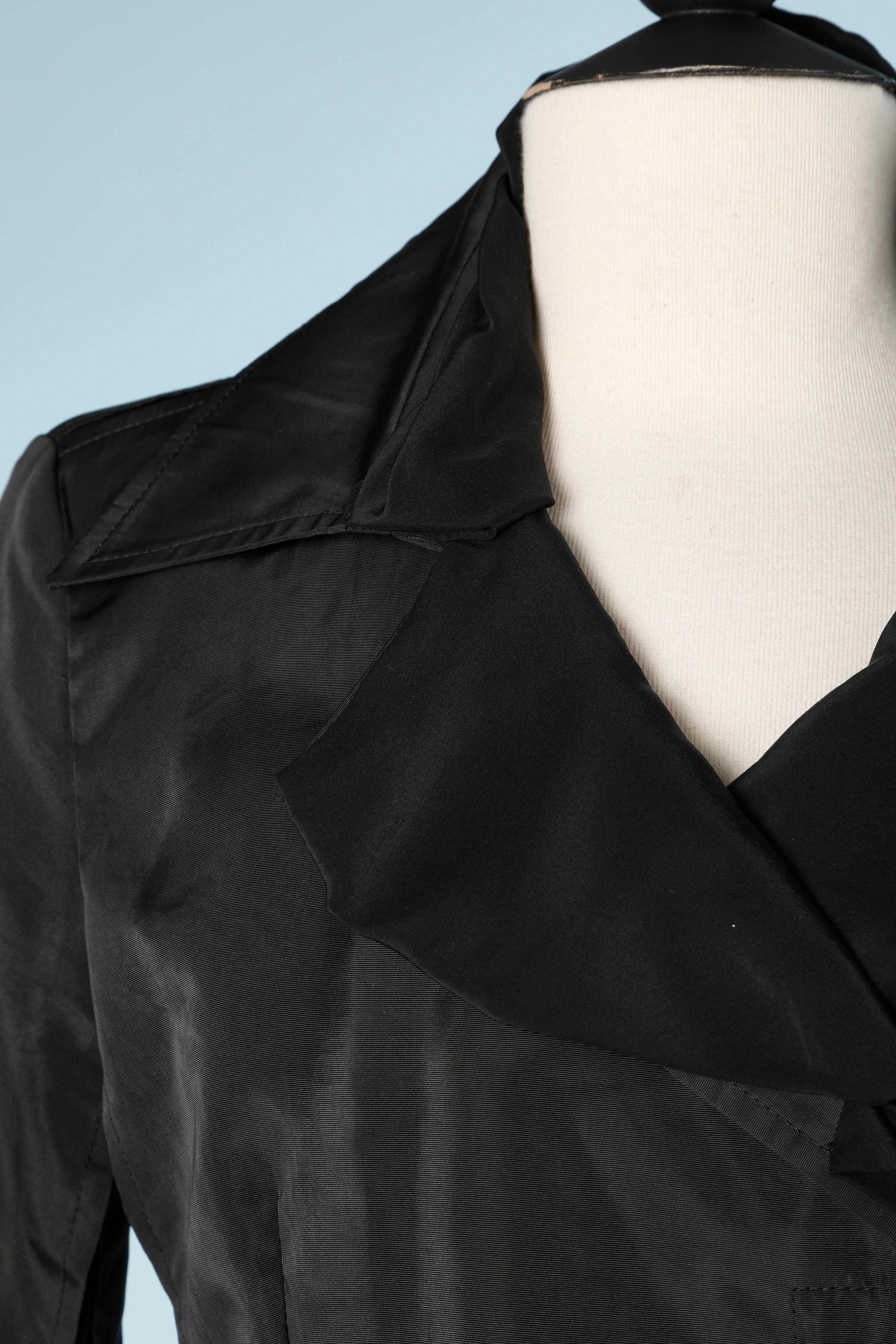 Tailleur con gonna nera in bi-materiale