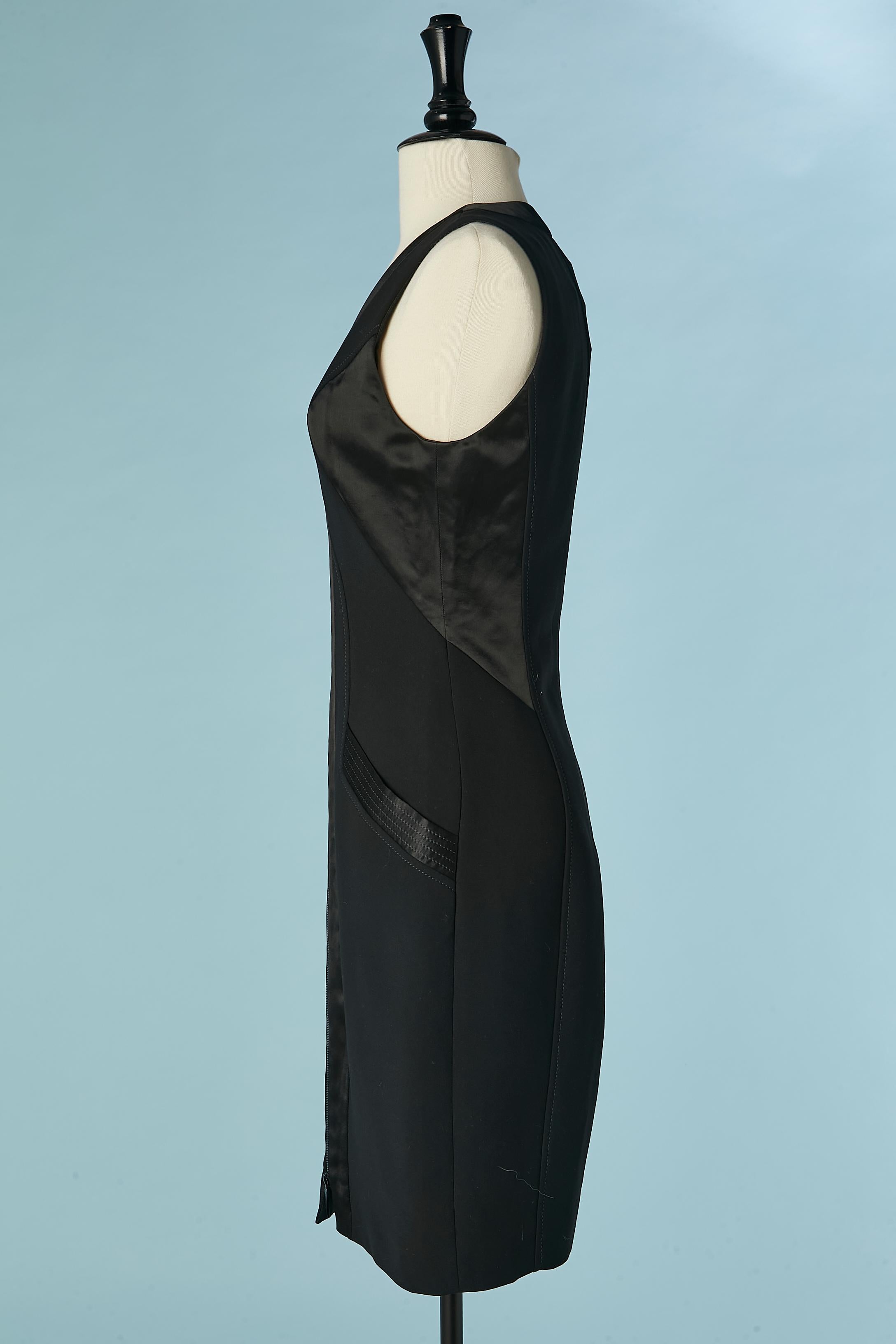 Schwarzes ärmelloses Bi-material-Kleid mit Reißverschluss in der Vorderseite  Barbara Bui  im Angebot 1