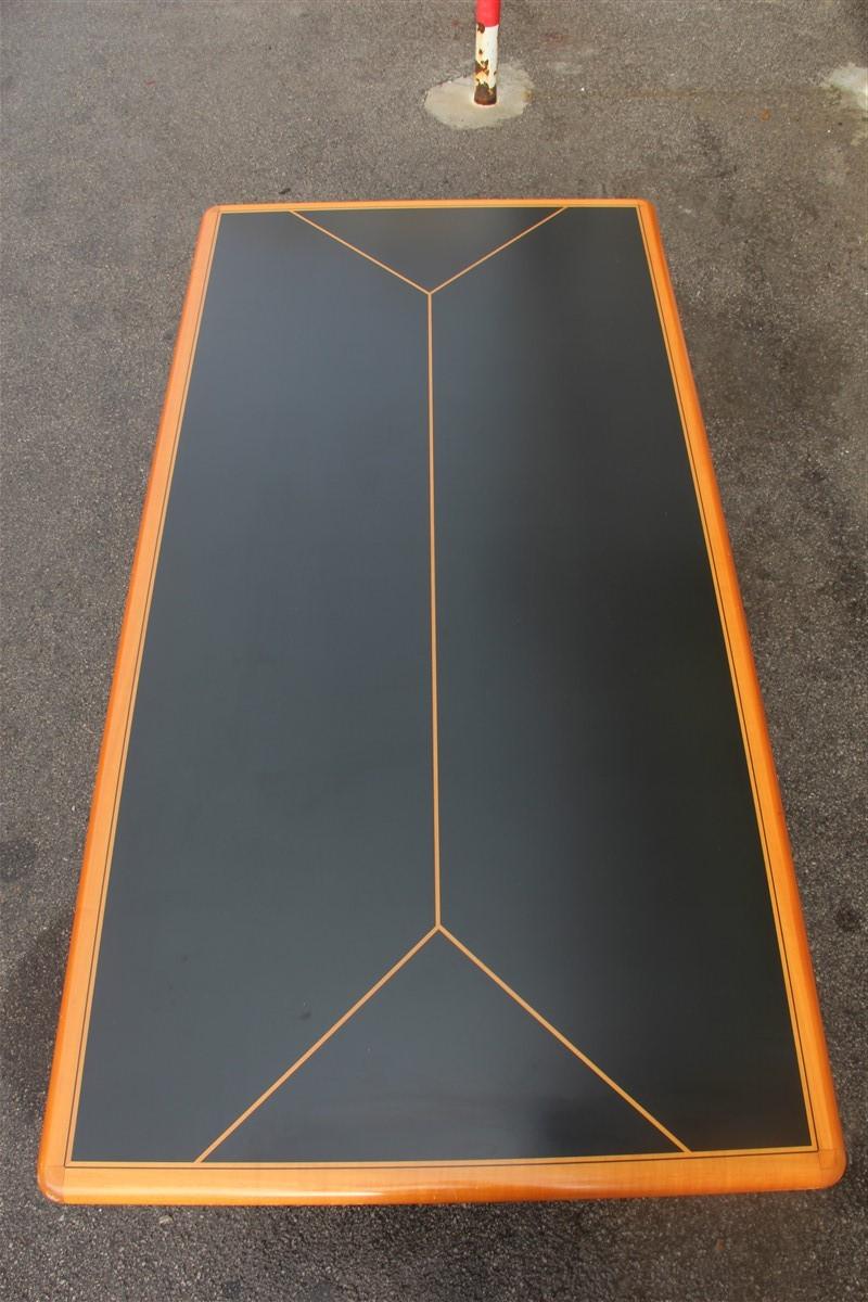 Grande table rectangulaire noire et base en losange en bois naturel stratifié, 1970 en vente 2