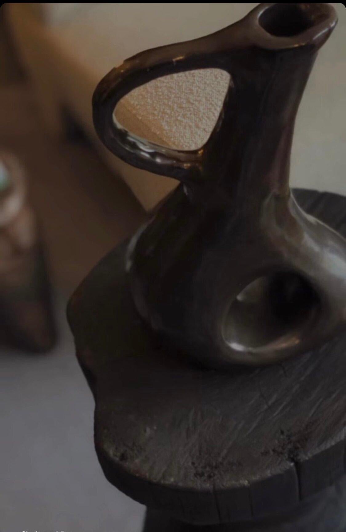 Brasiliano Brocca Biomorfa in ceramica nera di Hanna Englund Ceramics in vendita