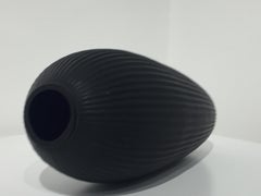 Vase en verre soufflé noir