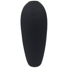 Vase en verre soufflé noir