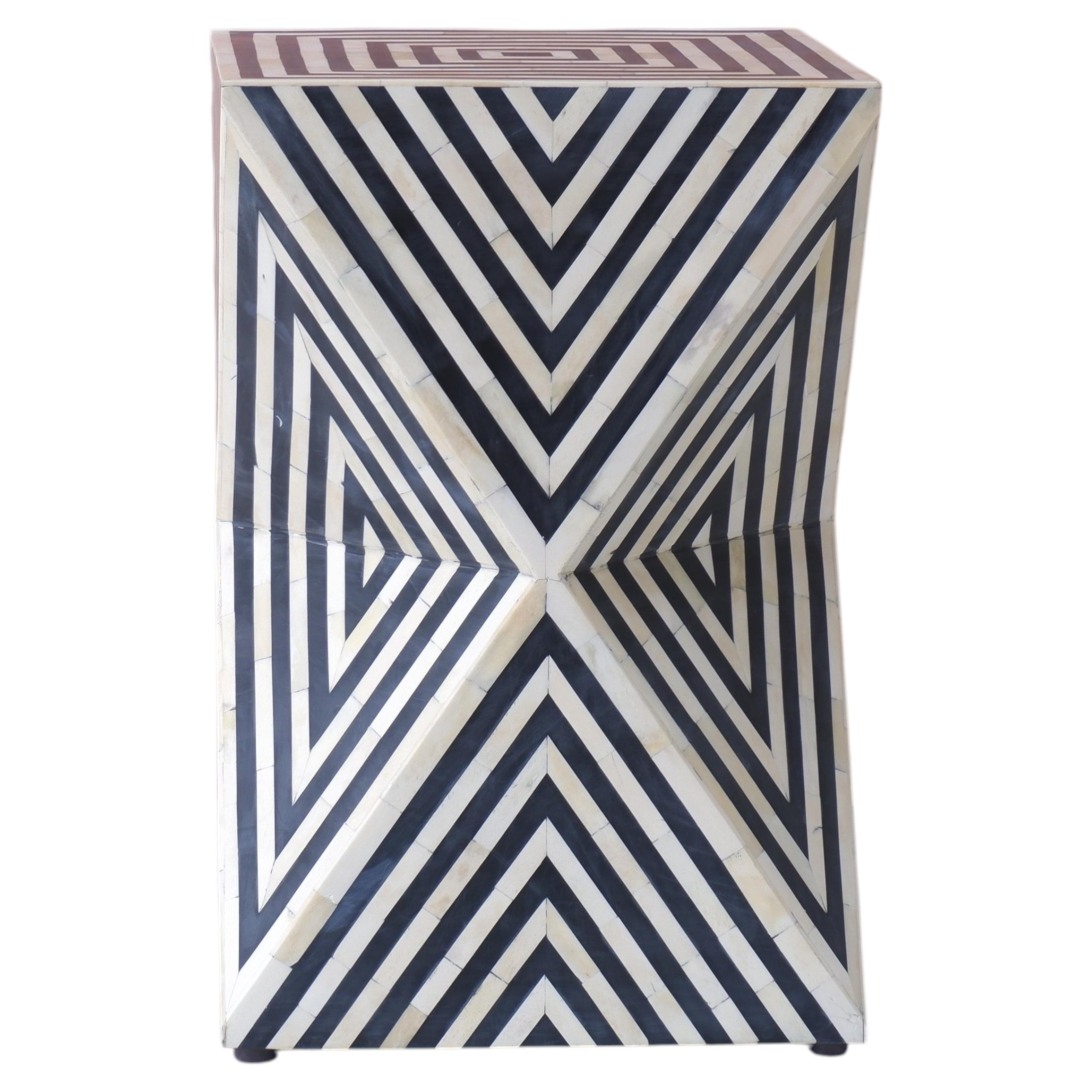 Black Bone Inlay Illusion Effect End Table with Depth Pattern by House of Jaipur For Sale