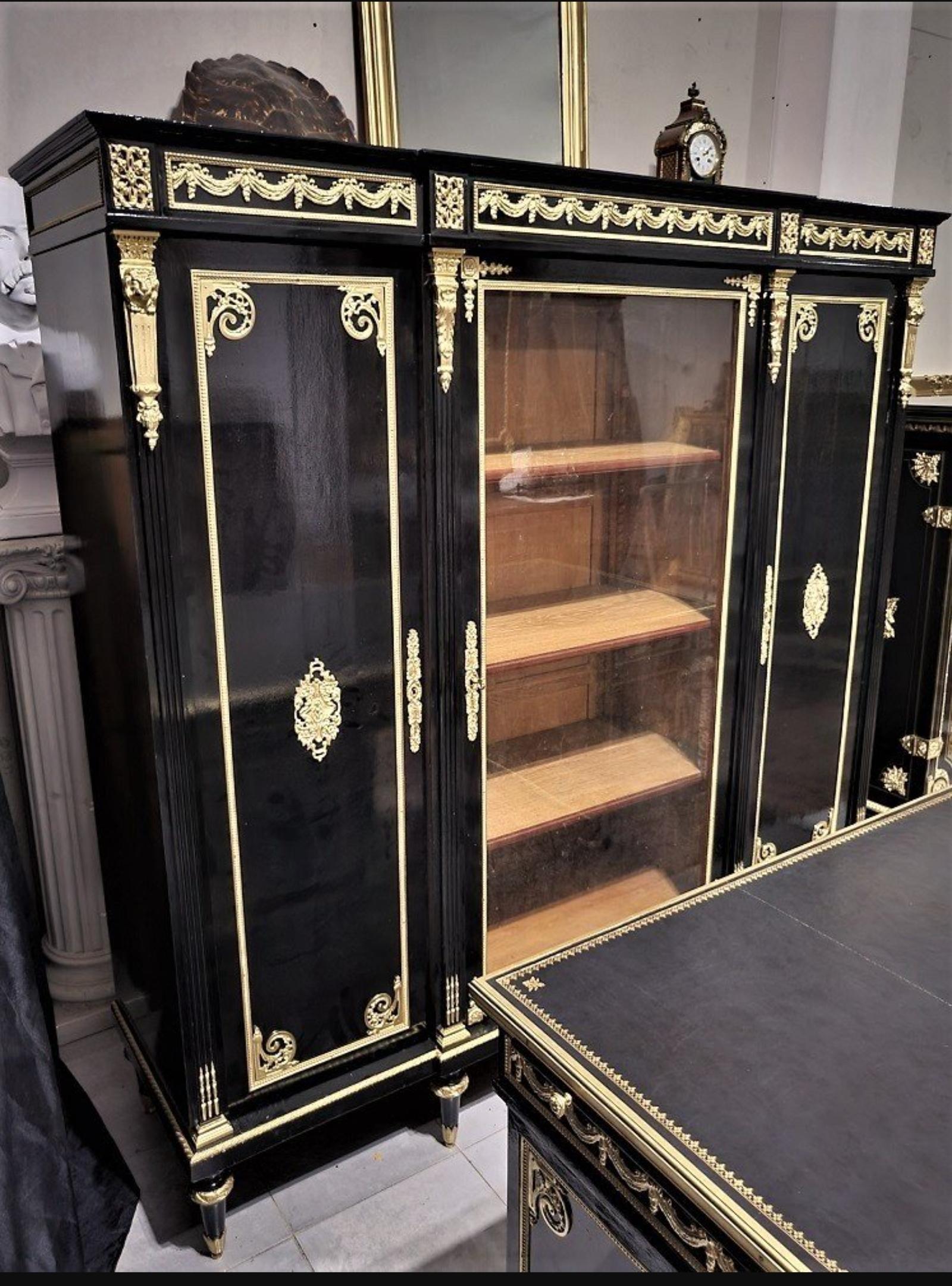 Black Bookcase Vitrine Napoleon III Boule Style, France, 19th Century For Sale 3