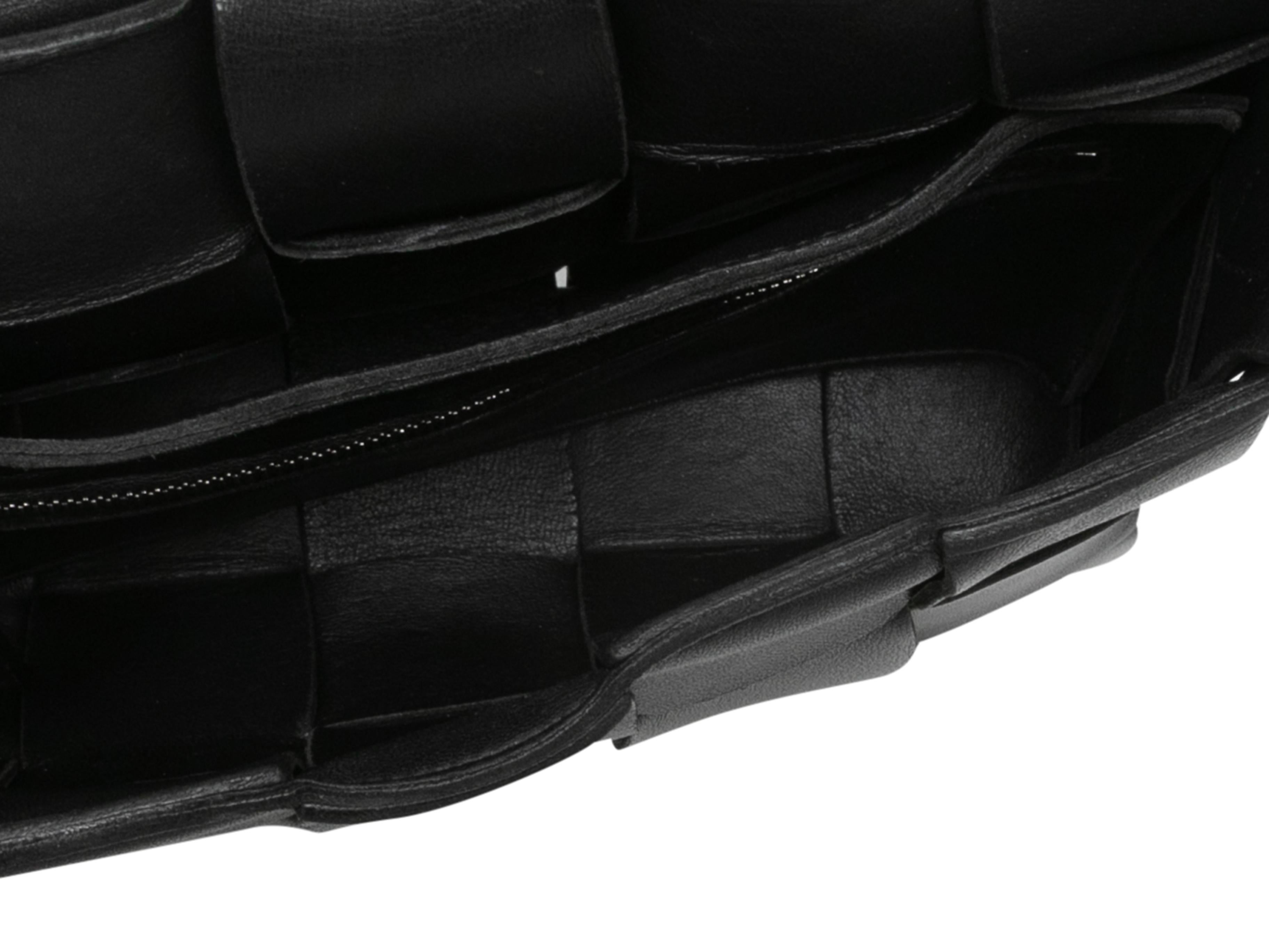 Borsa a tracolla Bottega Veneta Casseta nera In condizioni buone in vendita a New York, NY