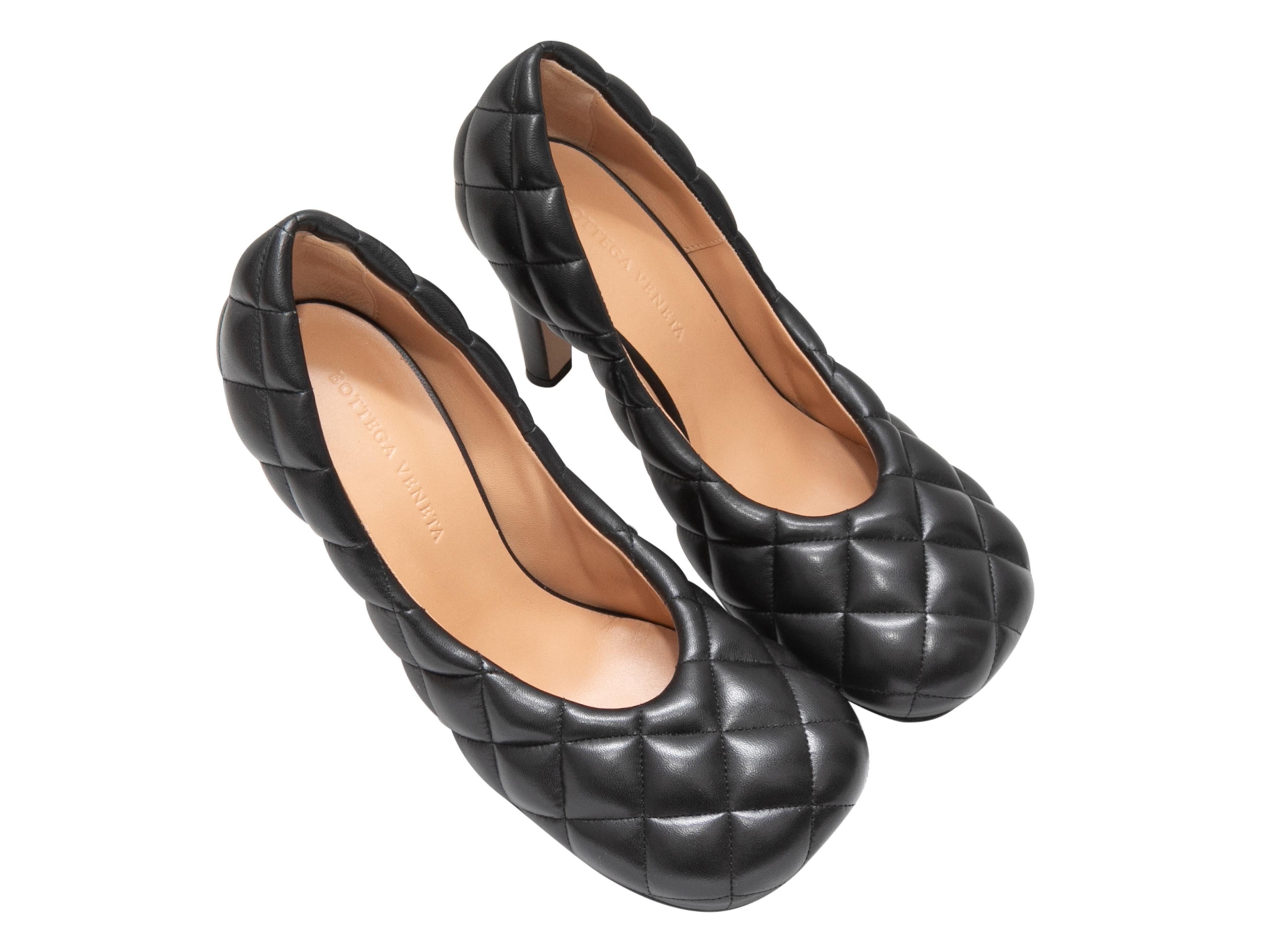 Black quilted matelasse leather Dream pumps by Bottega Veneta. 3.5