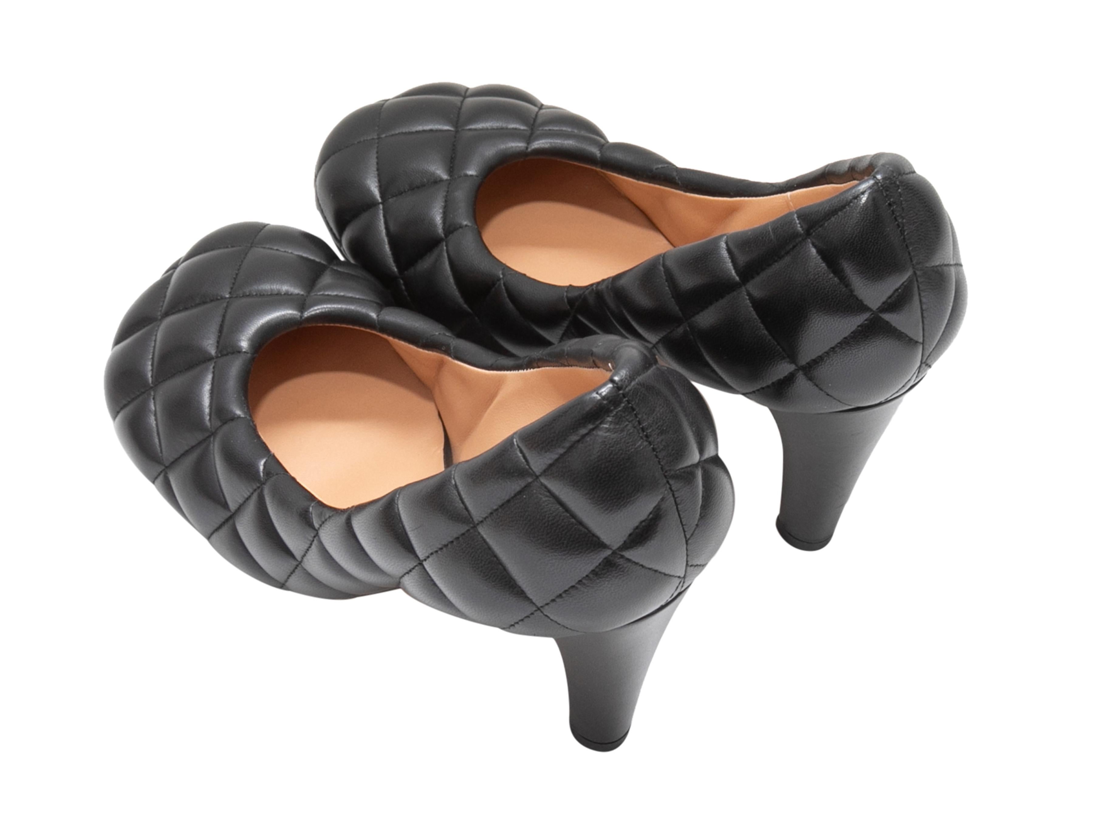 Black Bottega Veneta Quilted Dream Pumps Size 37 In Good Condition For Sale In New York, NY