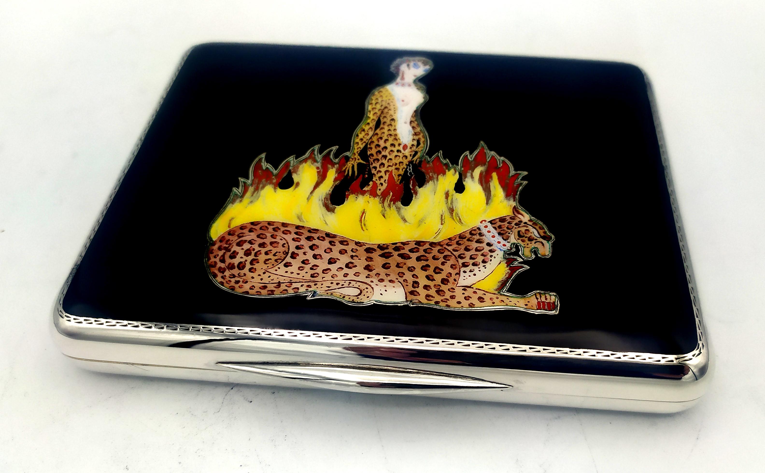 italien Boîte noire Erté inspiration avec femme, léopard et flammes peinte à la main Salimbeni en vente