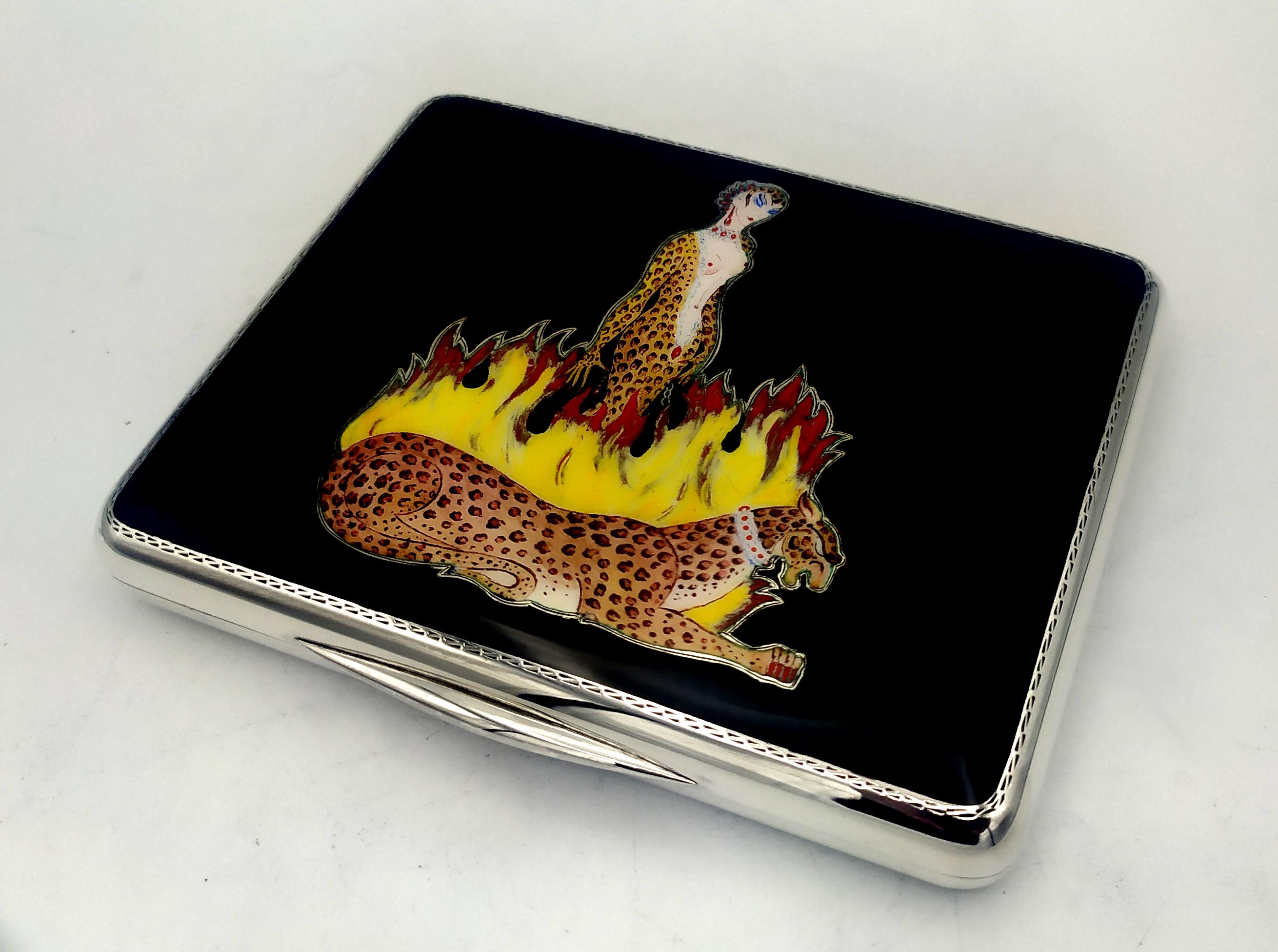 Émaillé Boîte noire Erté inspiration avec femme, léopard et flammes peinte à la main Salimbeni en vente