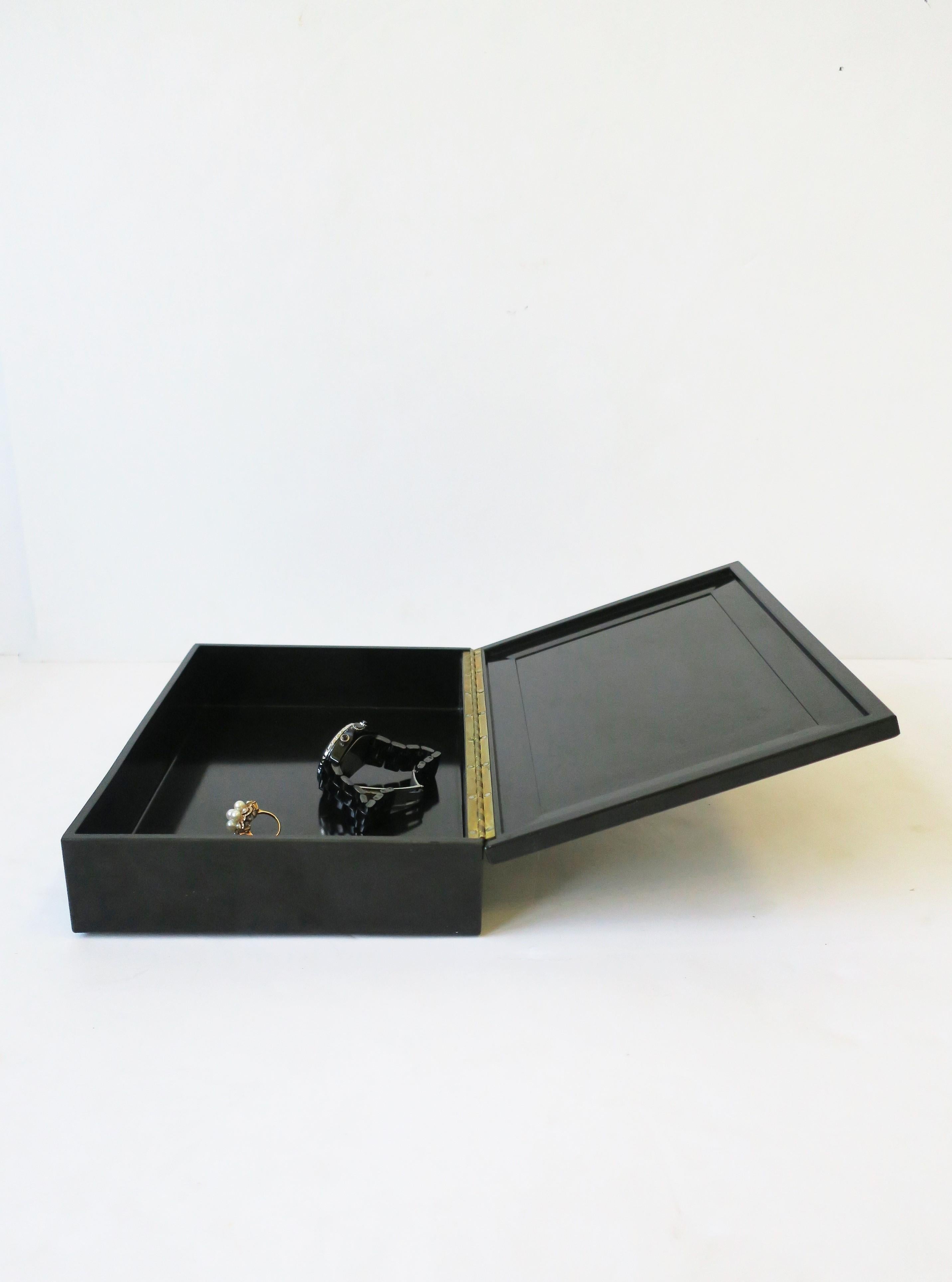 Schwarze Schachtel mit Mallard-Entenmosaik  im Angebot 5