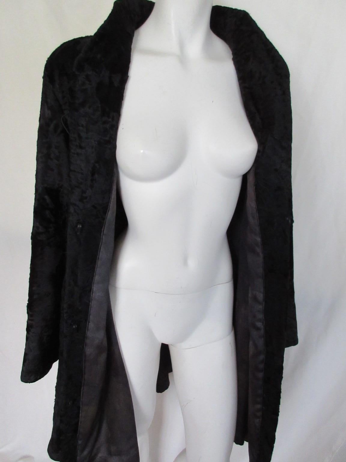 Black Broadtail Lamb Fur Coat In Good Condition For Sale In Amsterdam, NL