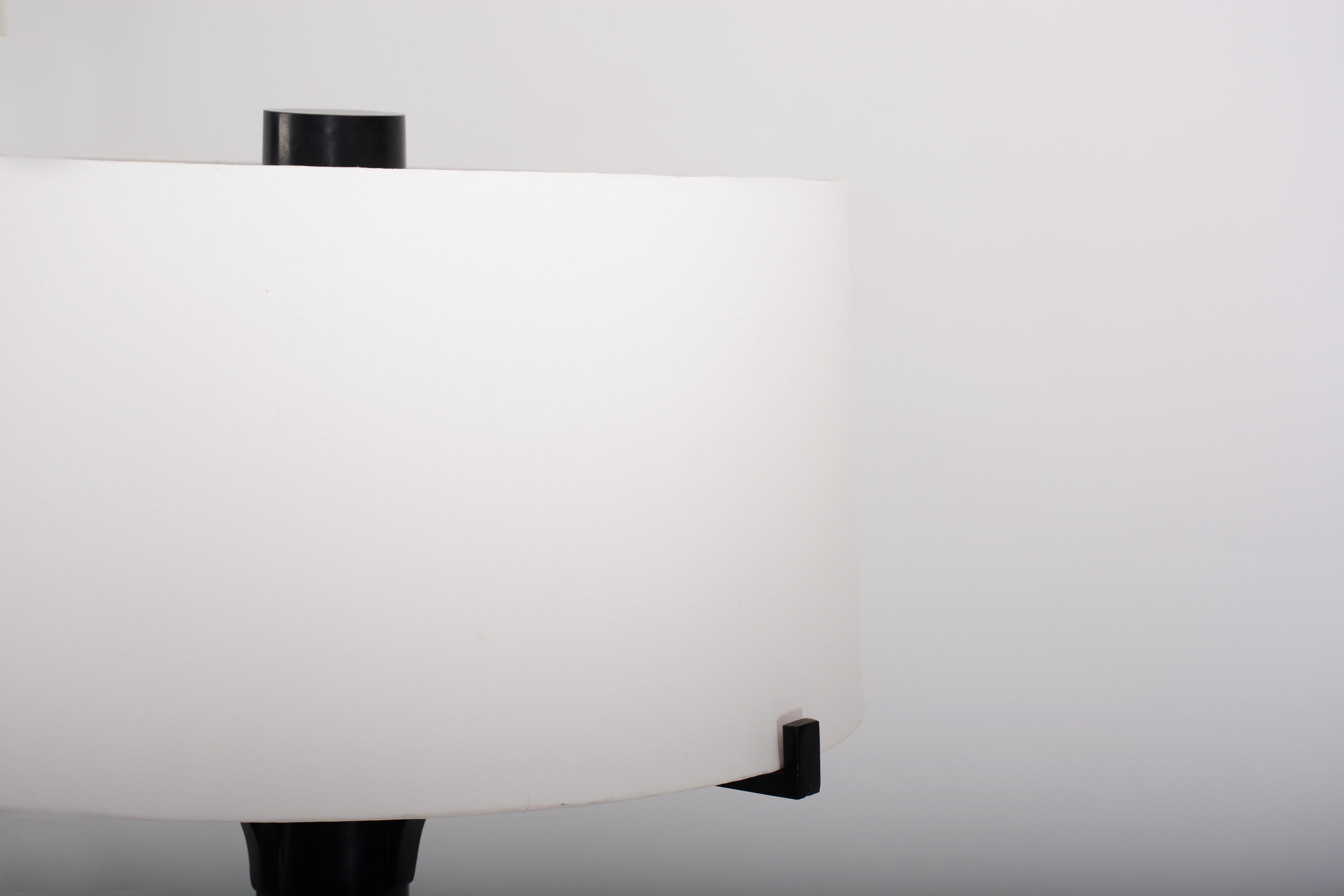 Lampe à poser en bronze noir pour arbre par Elan Atelier (EN STOCK) en vente 2