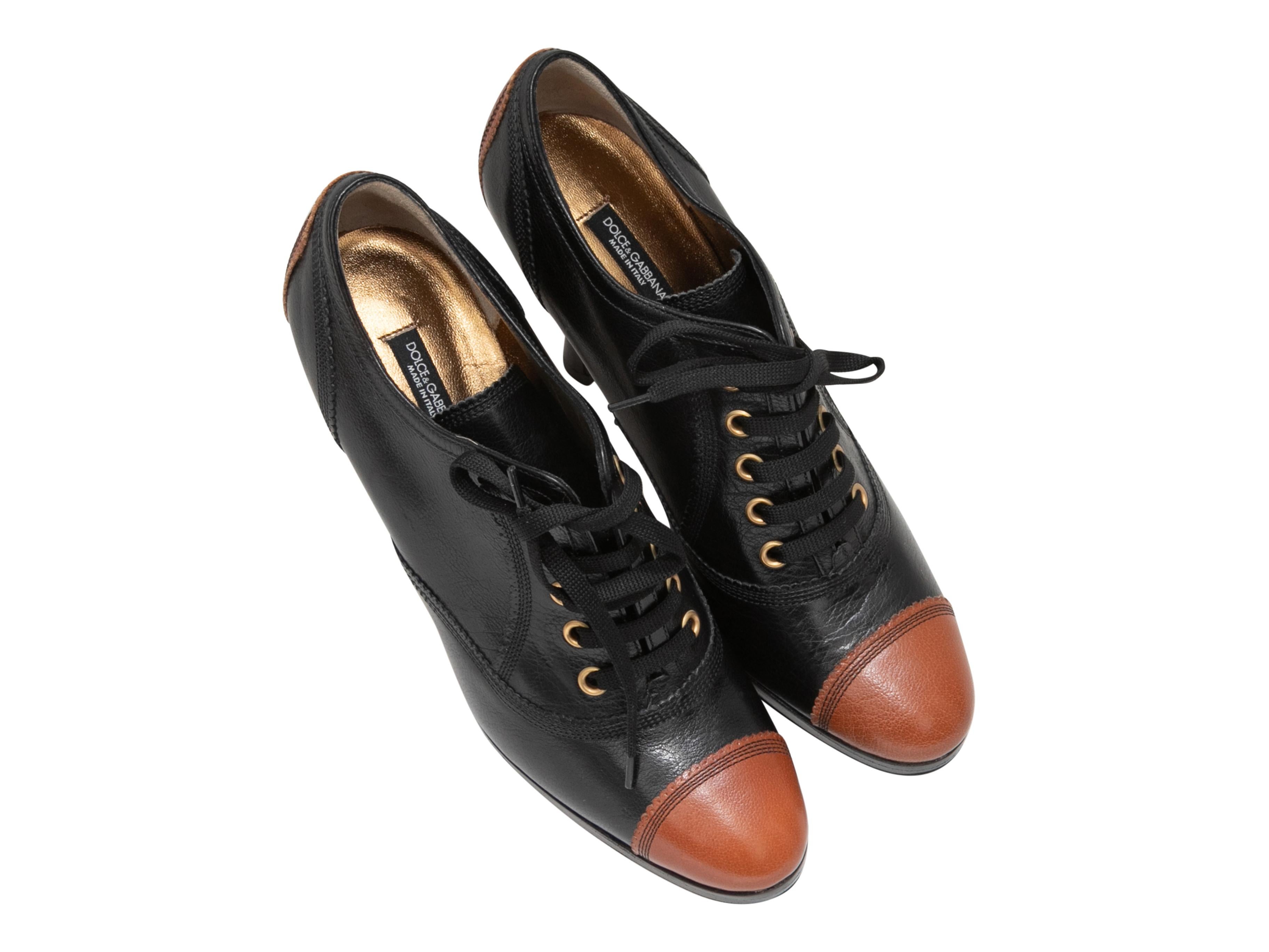 Black & Brown Dolce & Gabbana Oxford Pumps Size 37.5 In Good Condition For Sale In New York, NY