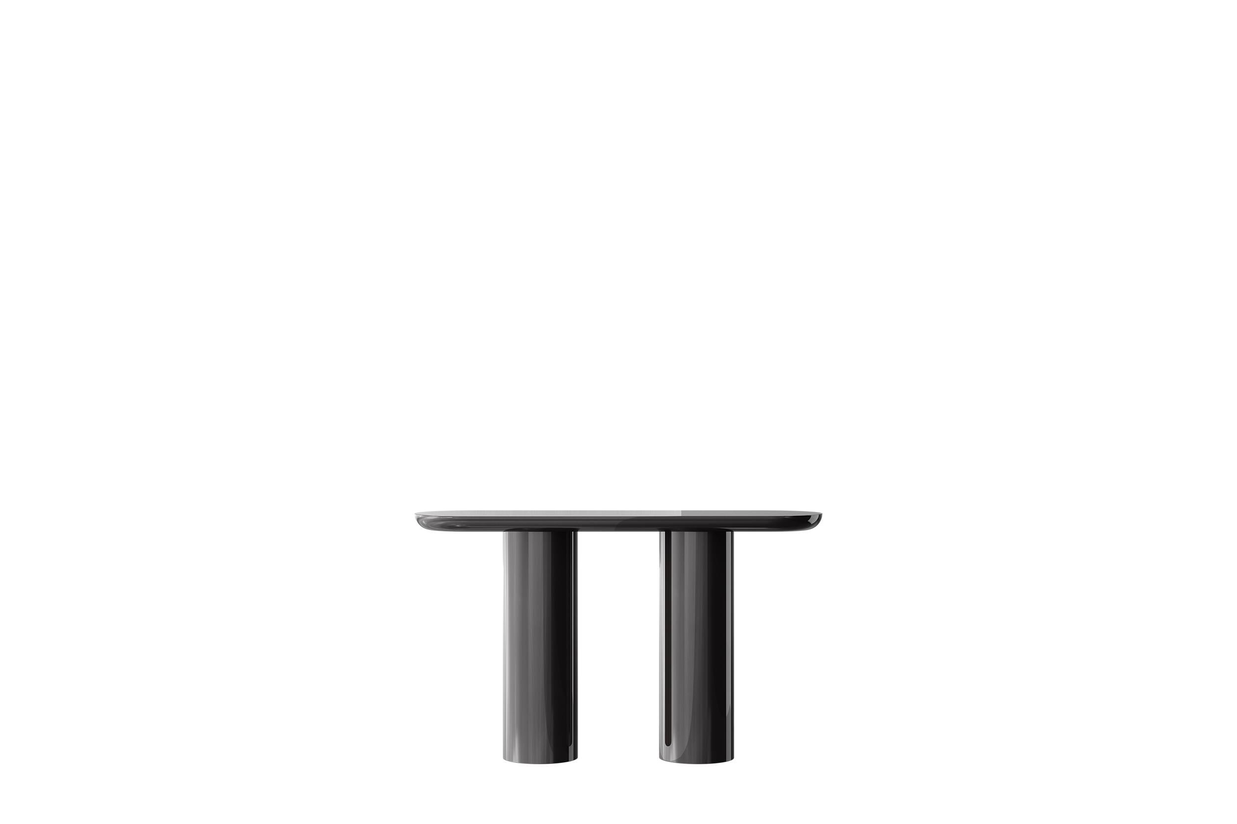Black Brown Gloss Lacquered Eva Console with Rounded Edges Top by Ultramobili
Dimensions:  W 150 x D 42 x H 90 cm
Materials: Black Brown gloss lacquered finish and in G0/ Greige mat lacquered finish with Walnut canaletto top.

Lacquered structure